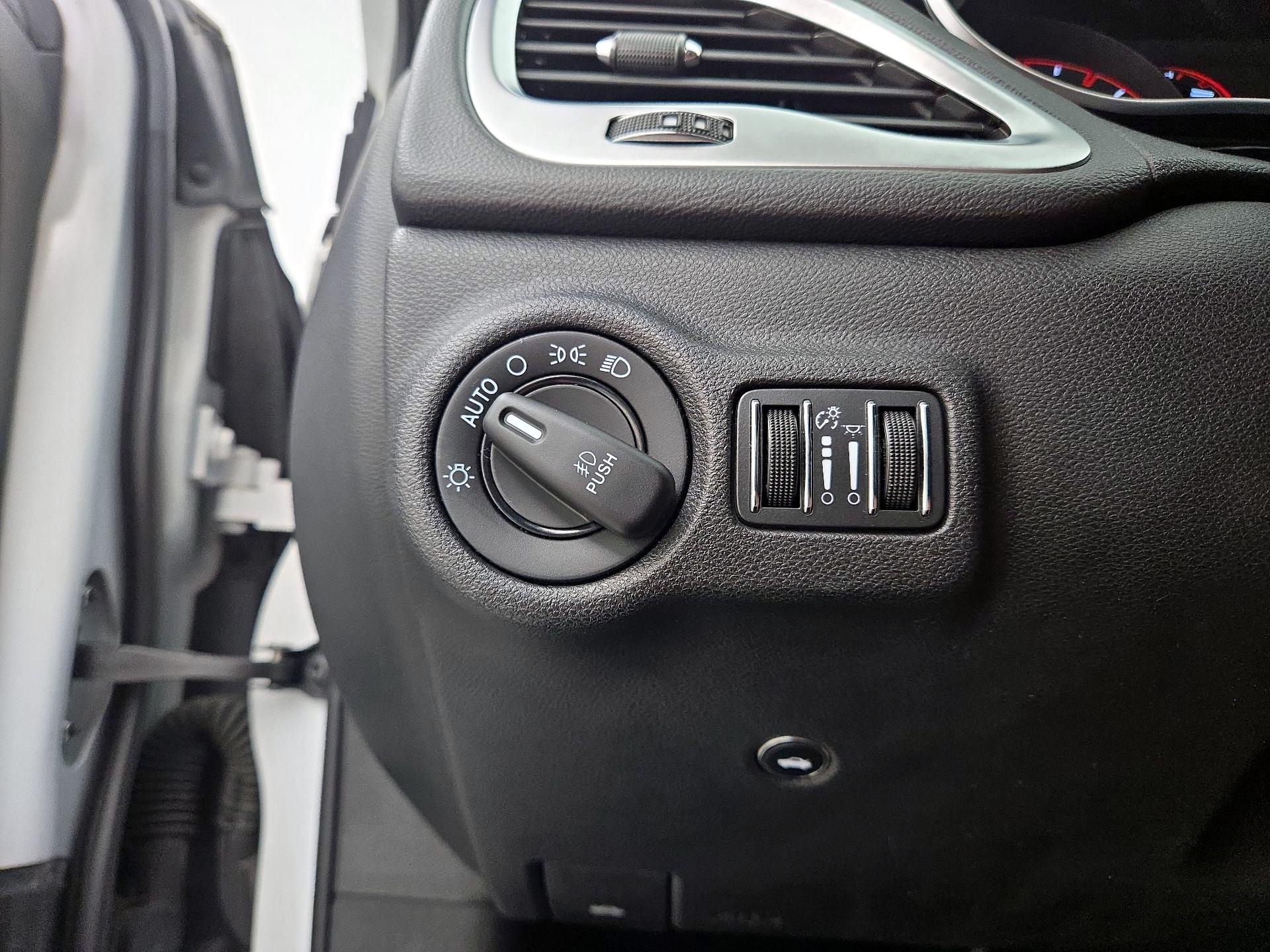 Thumbnail: 2016 Dodge Dart - 13