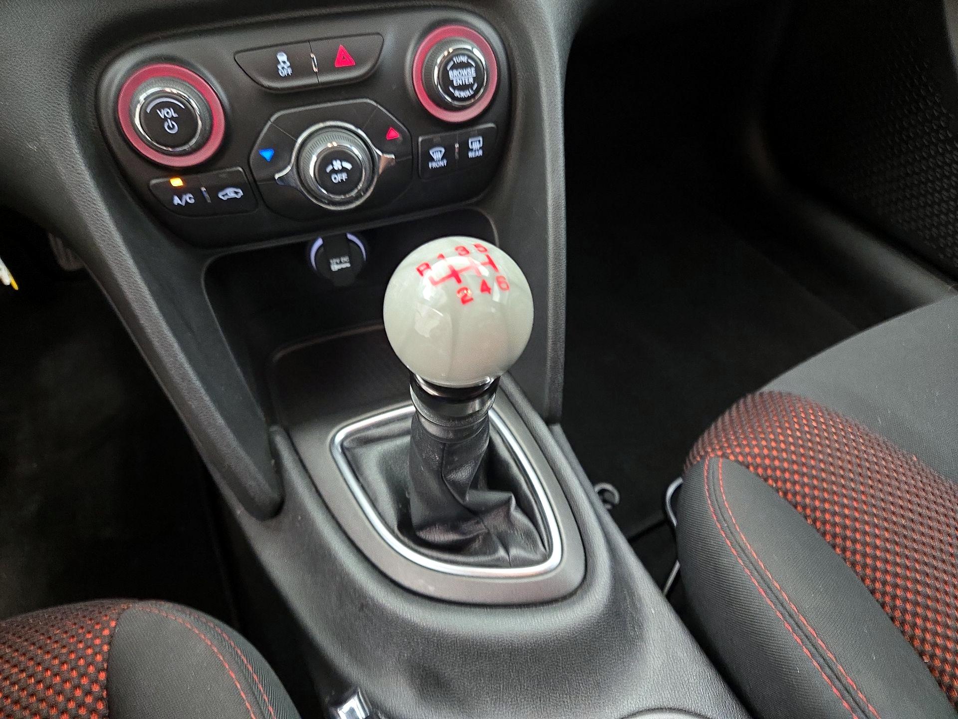 Thumbnail: 2016 Dodge Dart - 17