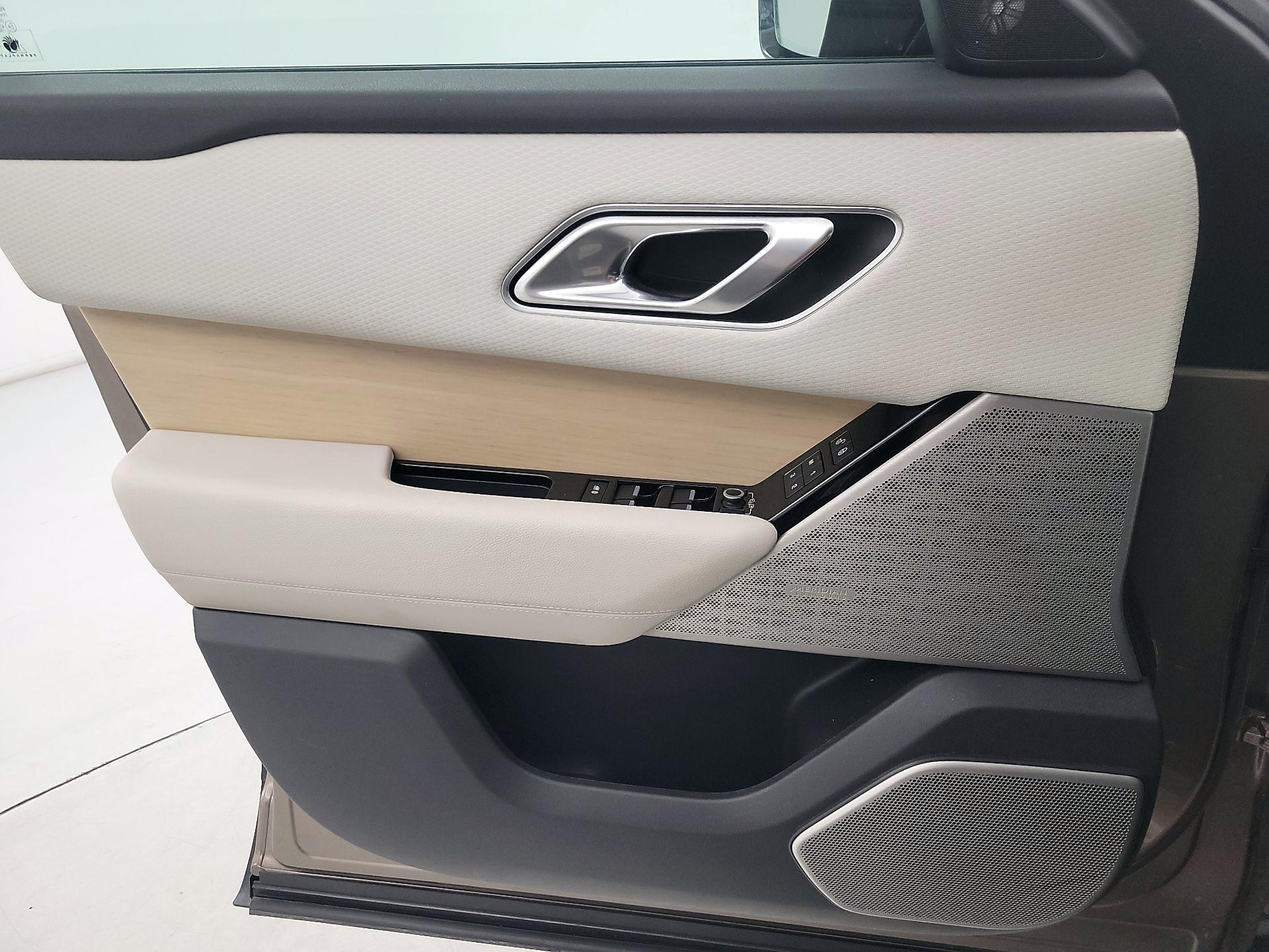 Thumbnail: 2018 Land Rover Range Rover Velar - 12