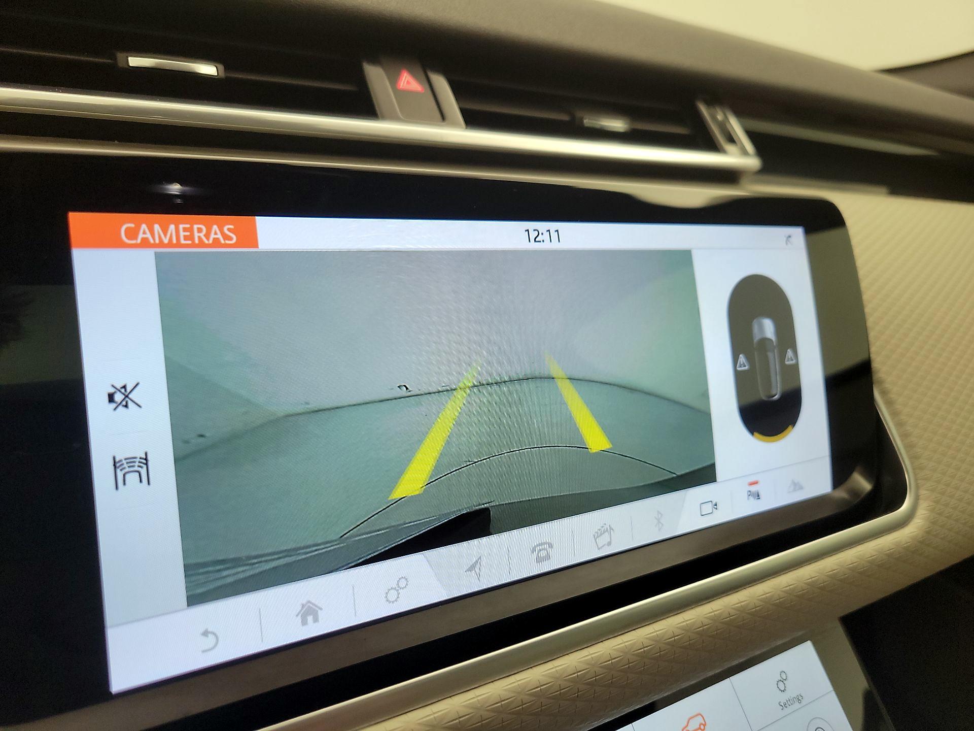 Thumbnail: 2018 Land Rover Range Rover Velar - 14