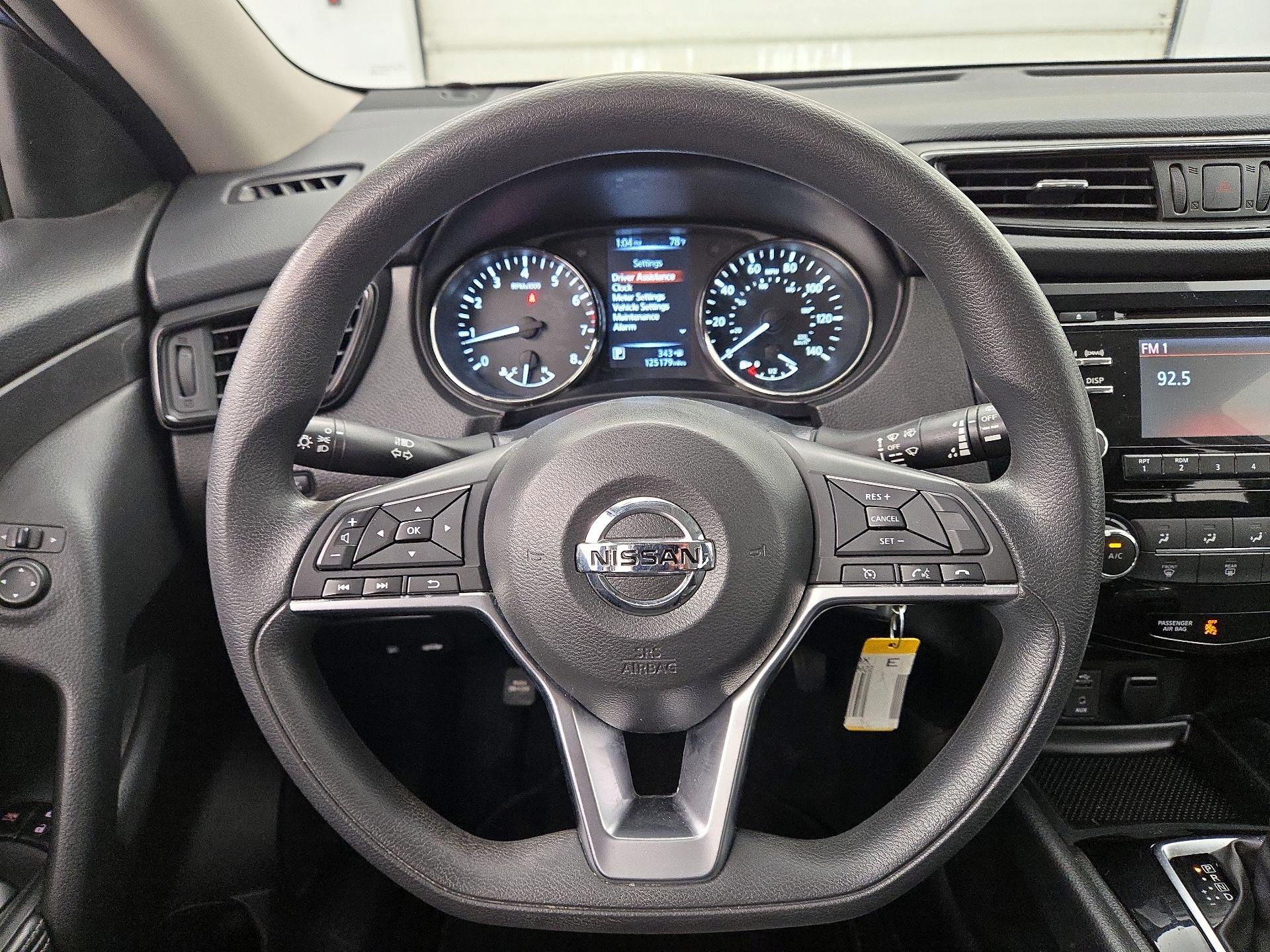 Thumbnail: 2017 Nissan Rogue - 10