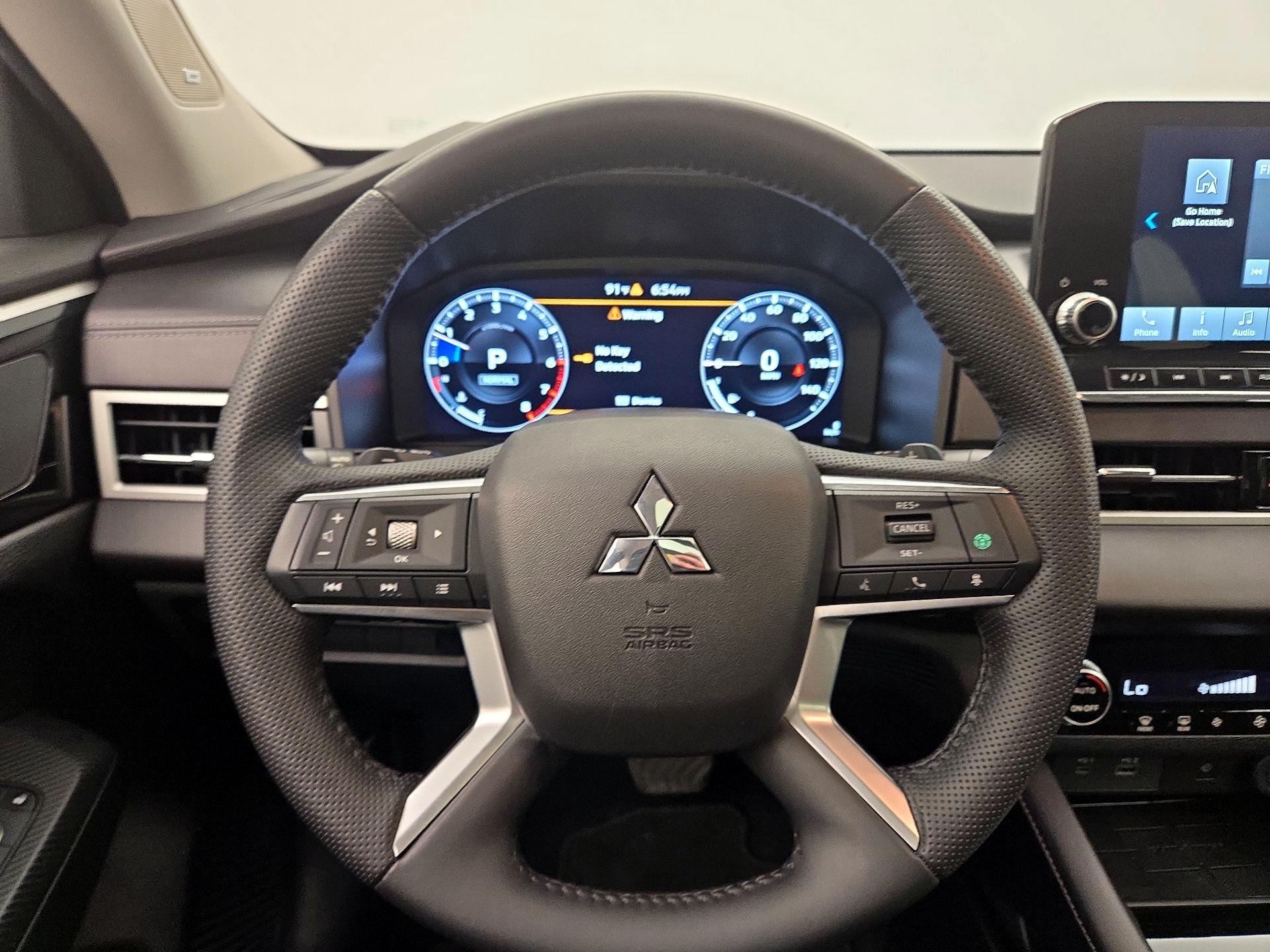 Thumbnail: 2024 Mitsubishi Outlander - 10