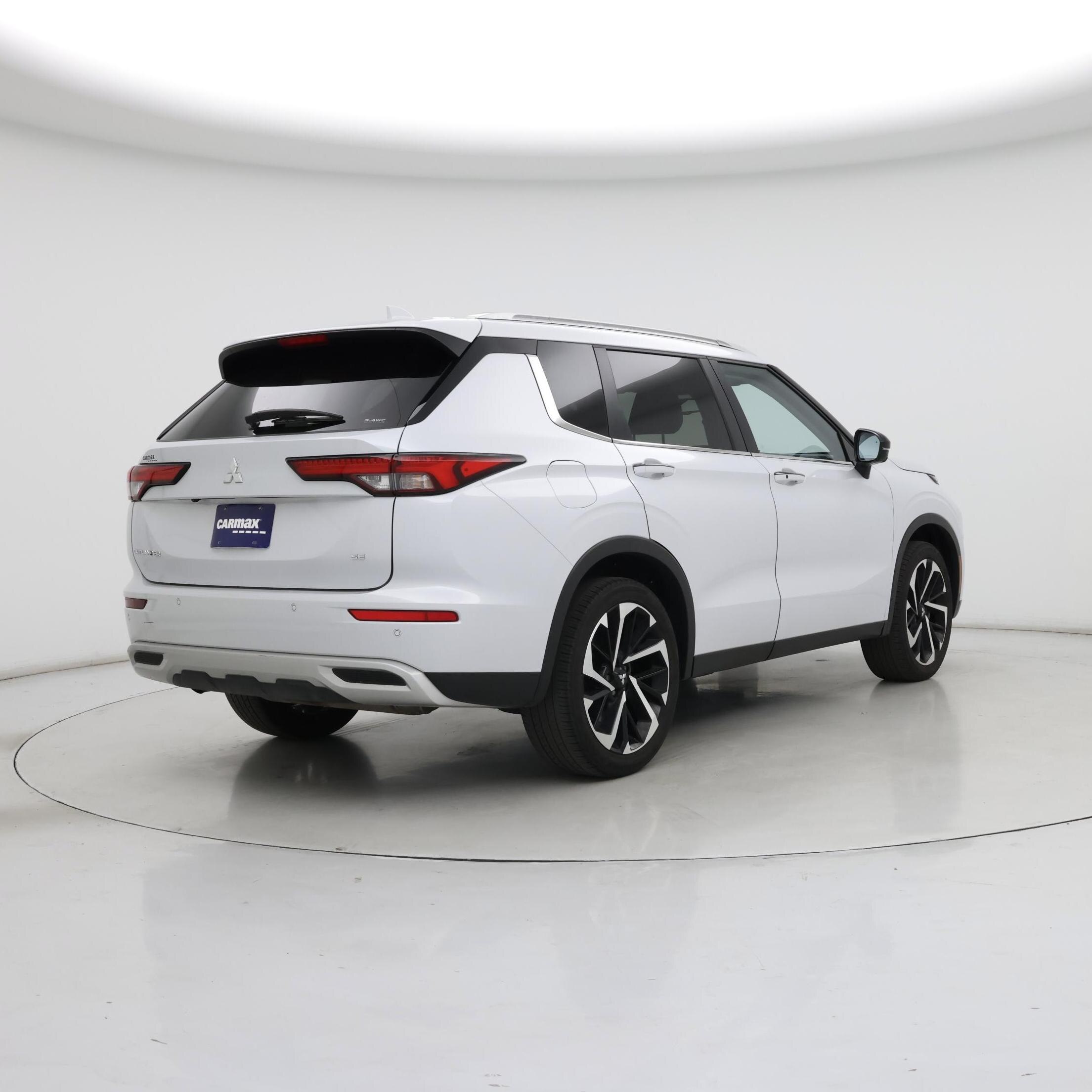 Thumbnail: 2024 Mitsubishi Outlander - 8