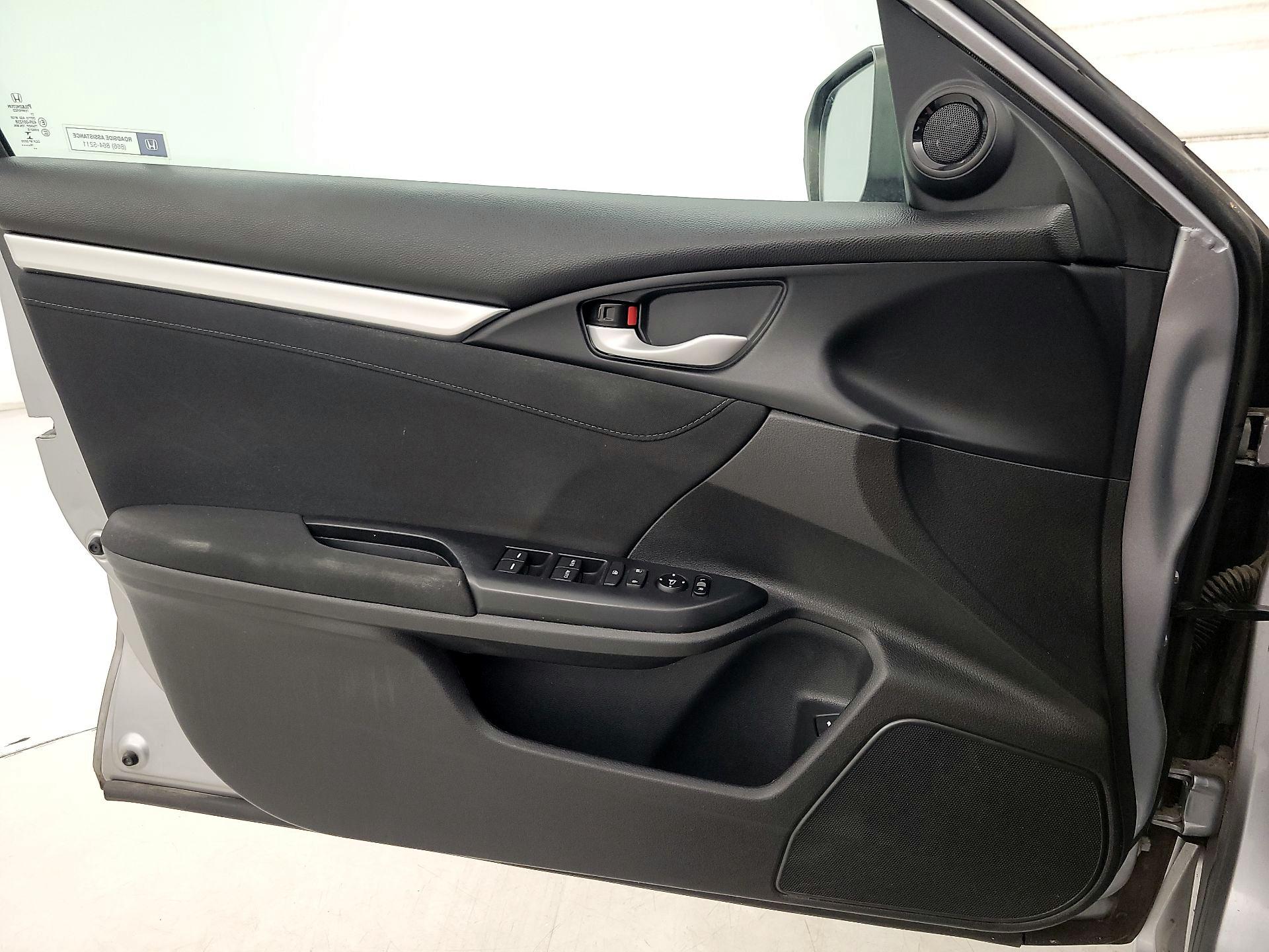 Thumbnail: 2016 Honda Civic - 12