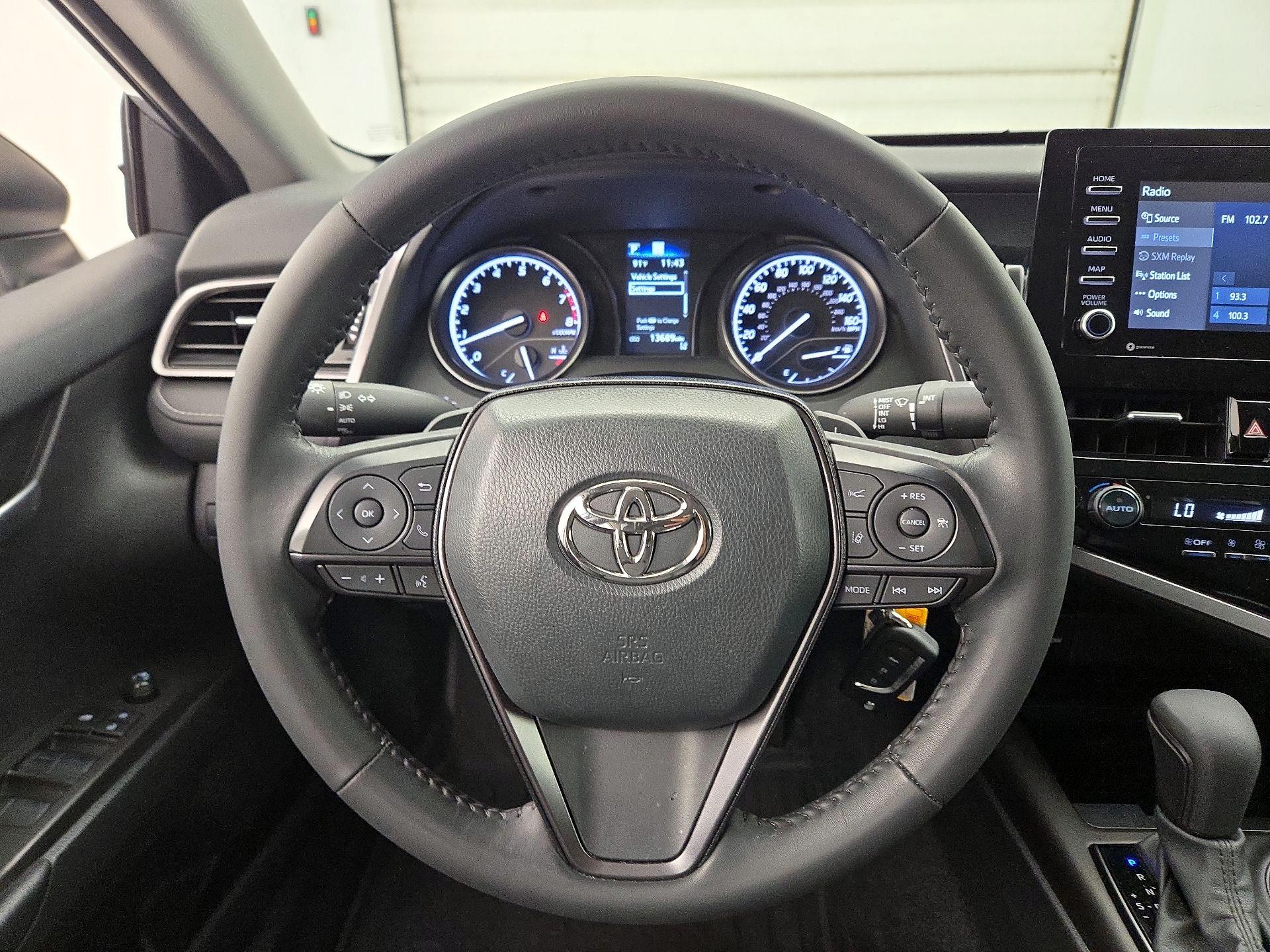 Thumbnail: 2023 Toyota Camry - 10