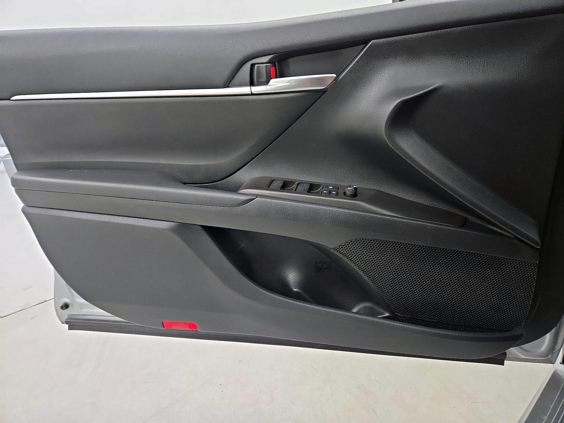 Thumbnail: 2023 Toyota Camry - 12