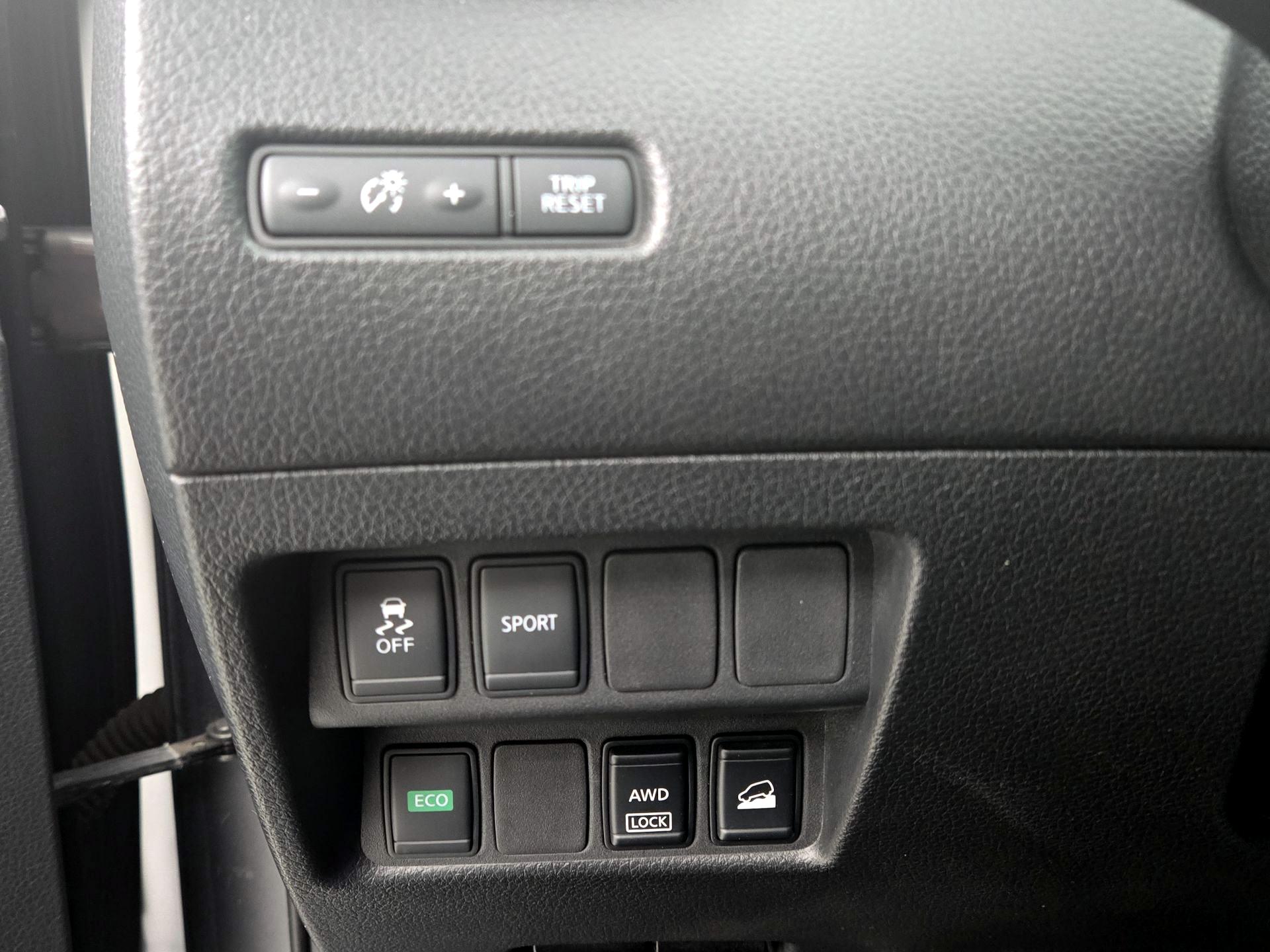 Thumbnail: 2015 Nissan Rogue - 13