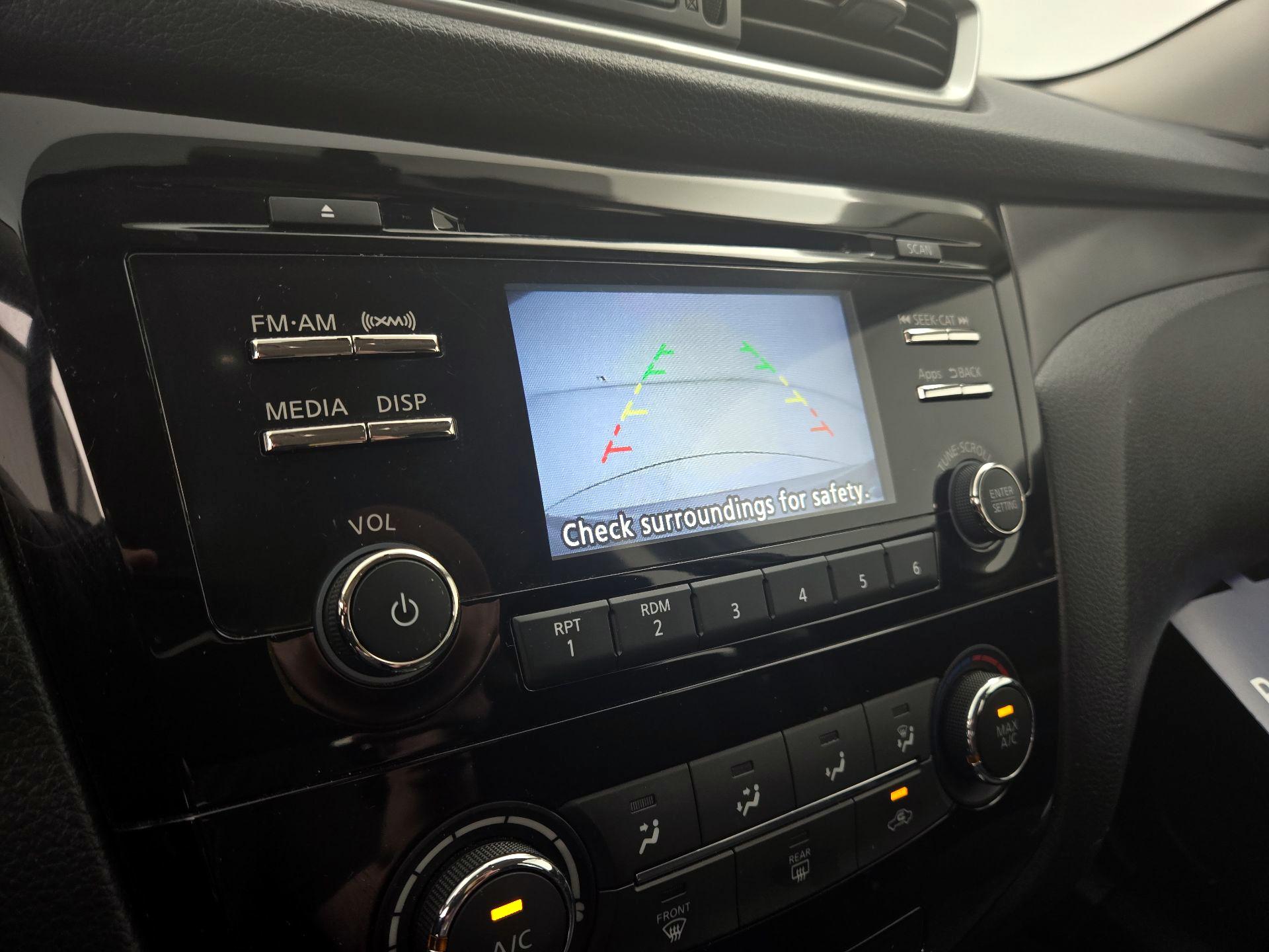 Thumbnail: 2015 Nissan Rogue - 14