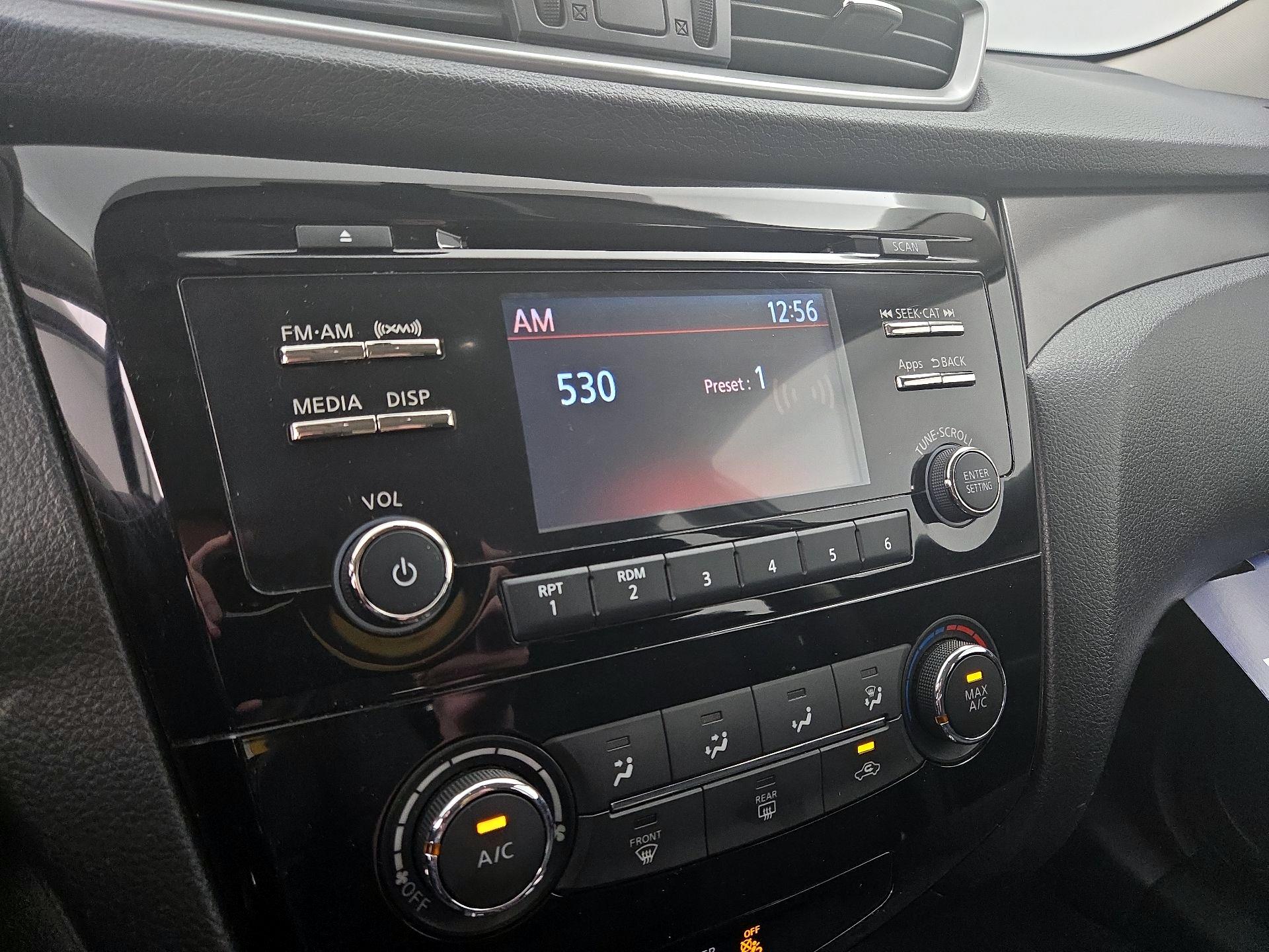 Thumbnail: 2015 Nissan Rogue - 15