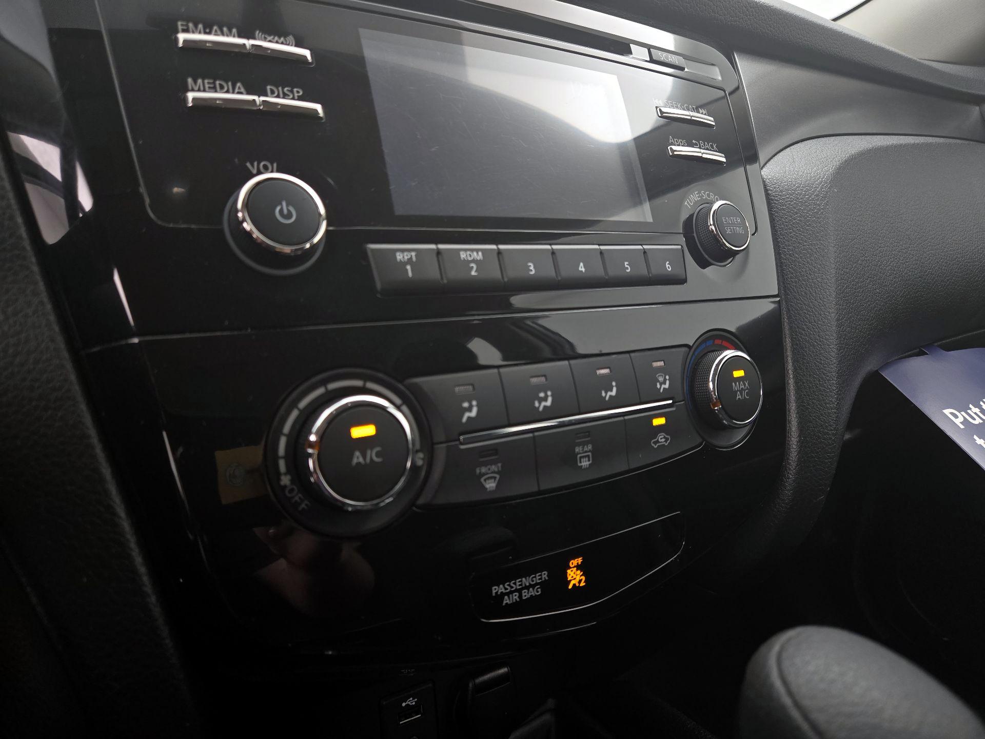 Thumbnail: 2015 Nissan Rogue - 16