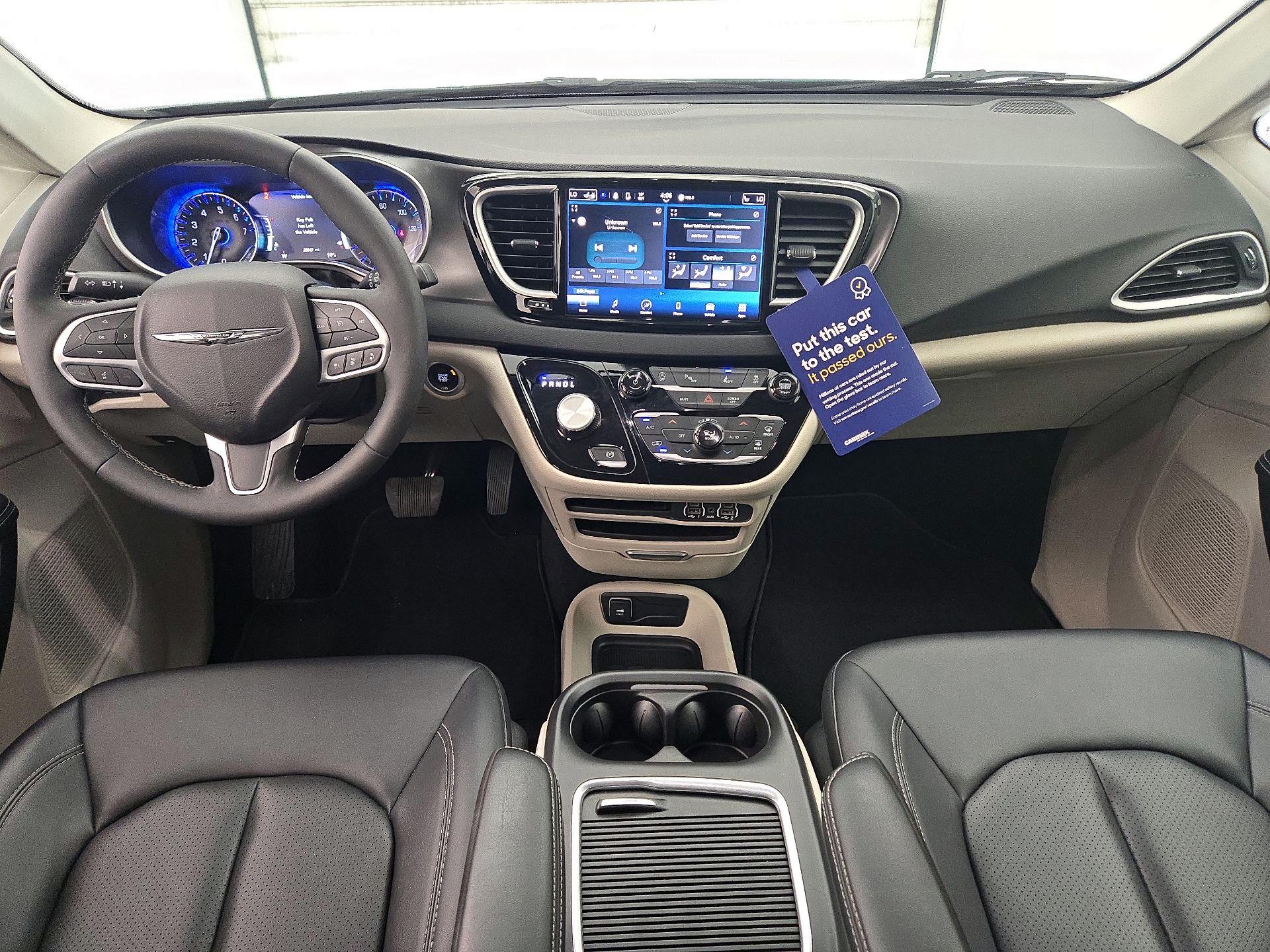 Thumbnail: 2024 Chrysler Pacifica - 9