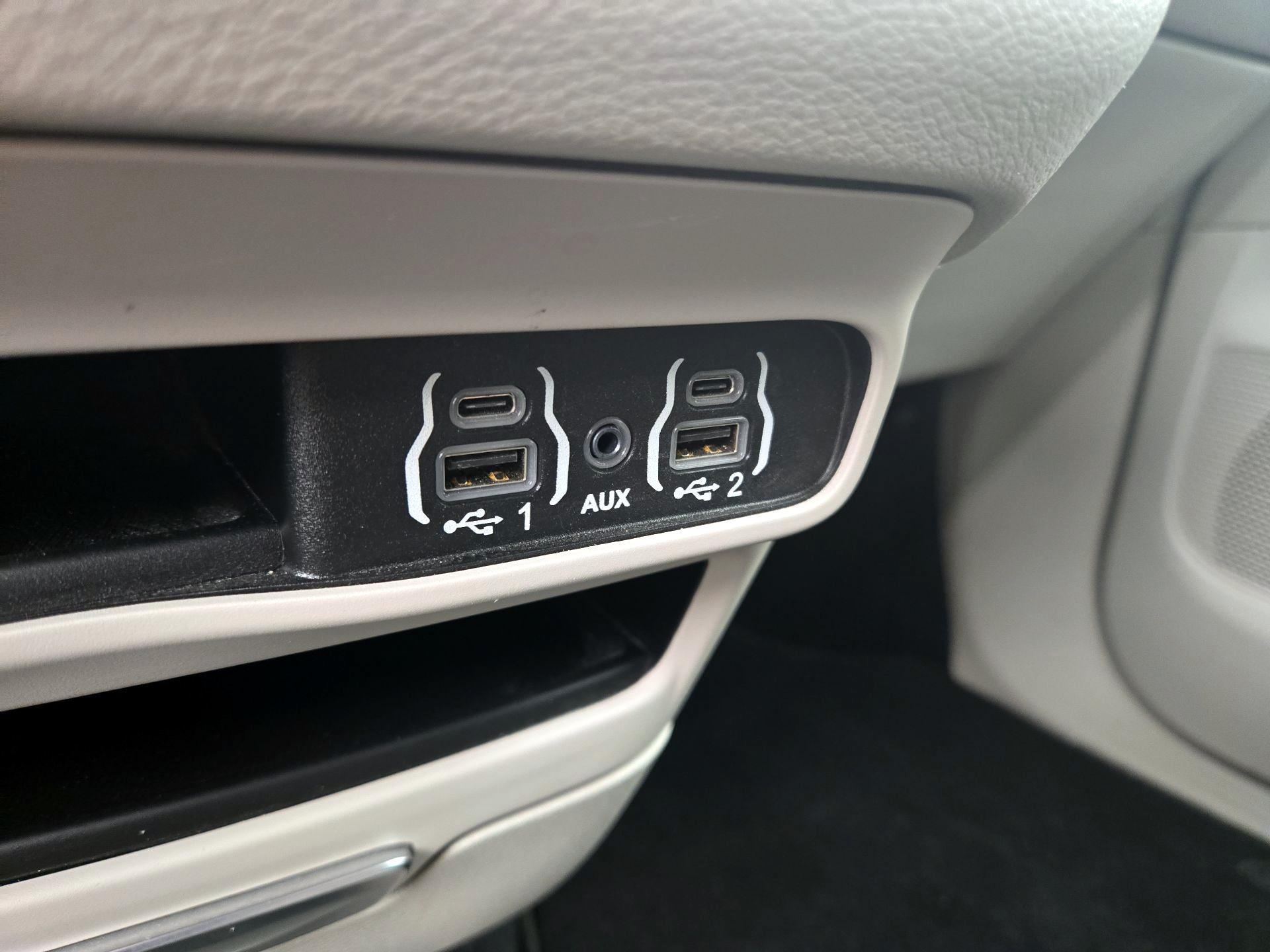 Thumbnail: 2024 Chrysler Pacifica - 18