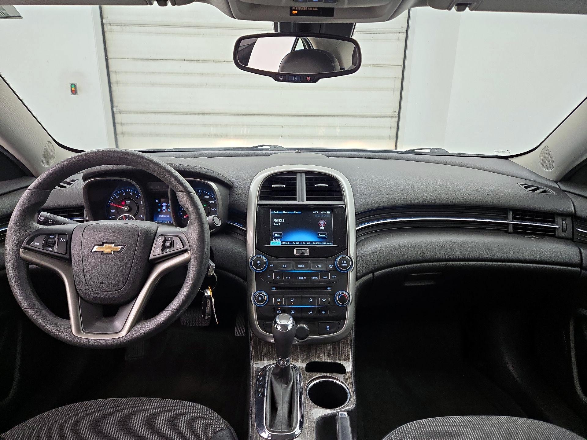 Thumbnail: 2016 Chevrolet Malibu - 9