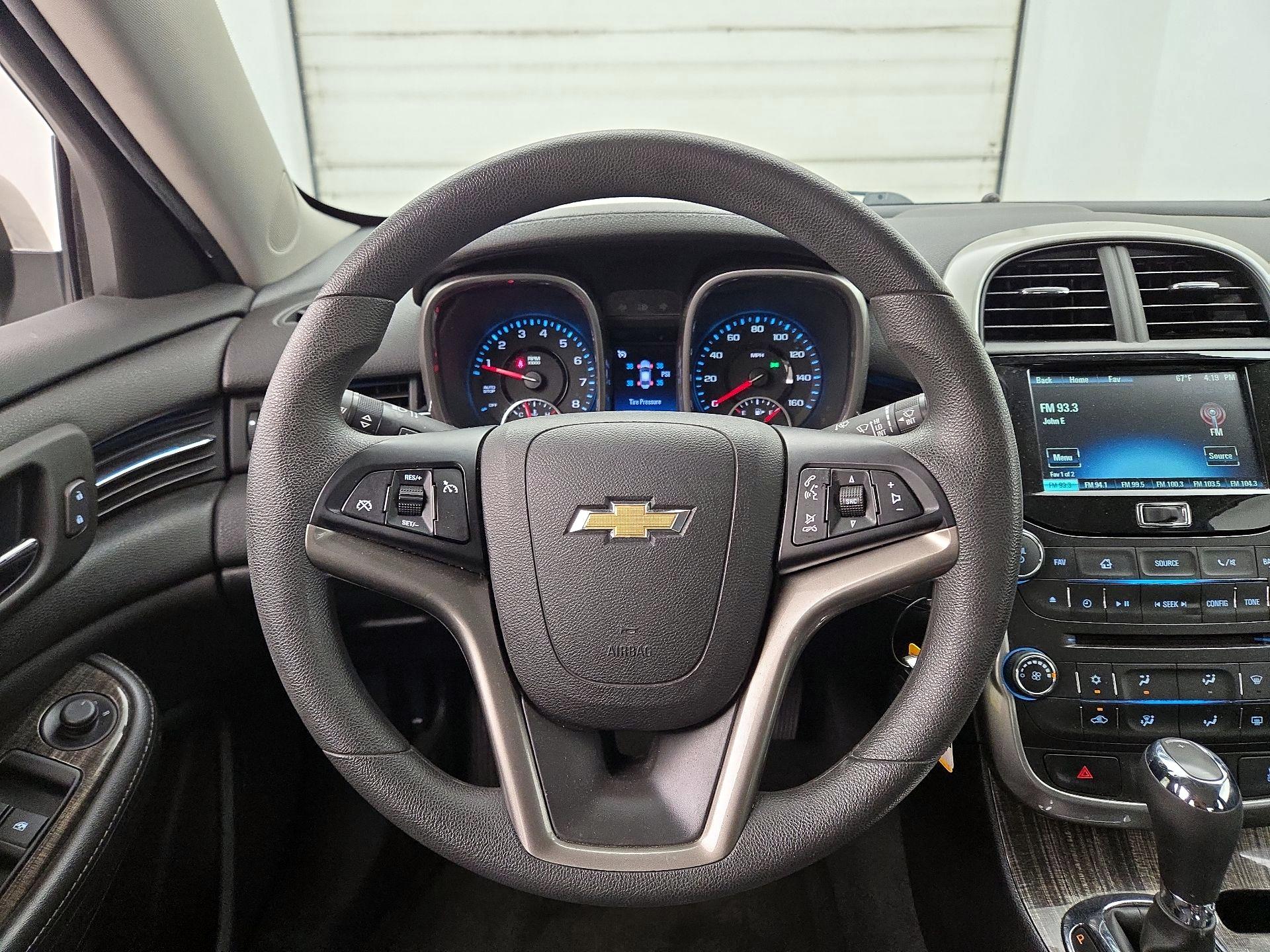 Thumbnail: 2016 Chevrolet Malibu - 10