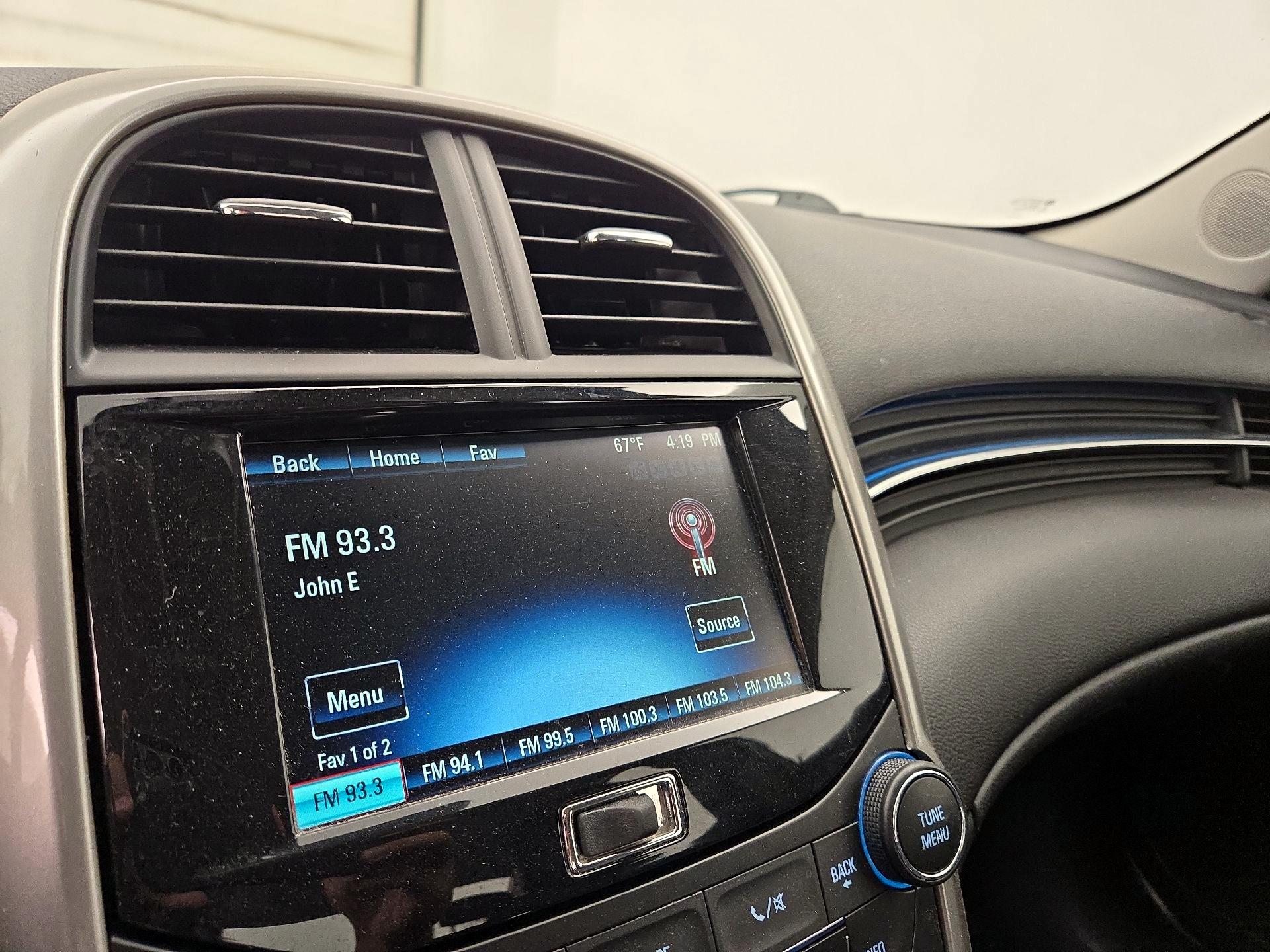Thumbnail: 2016 Chevrolet Malibu - 14