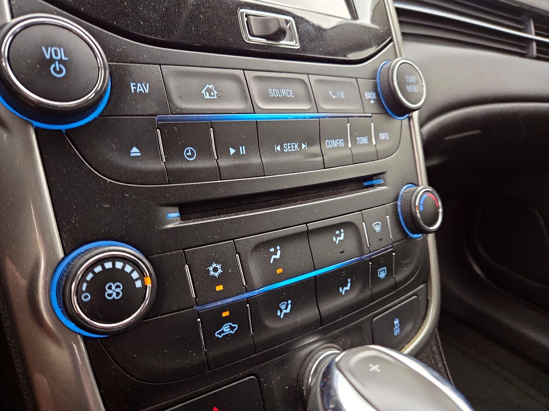 Thumbnail: 2016 Chevrolet Malibu - 15