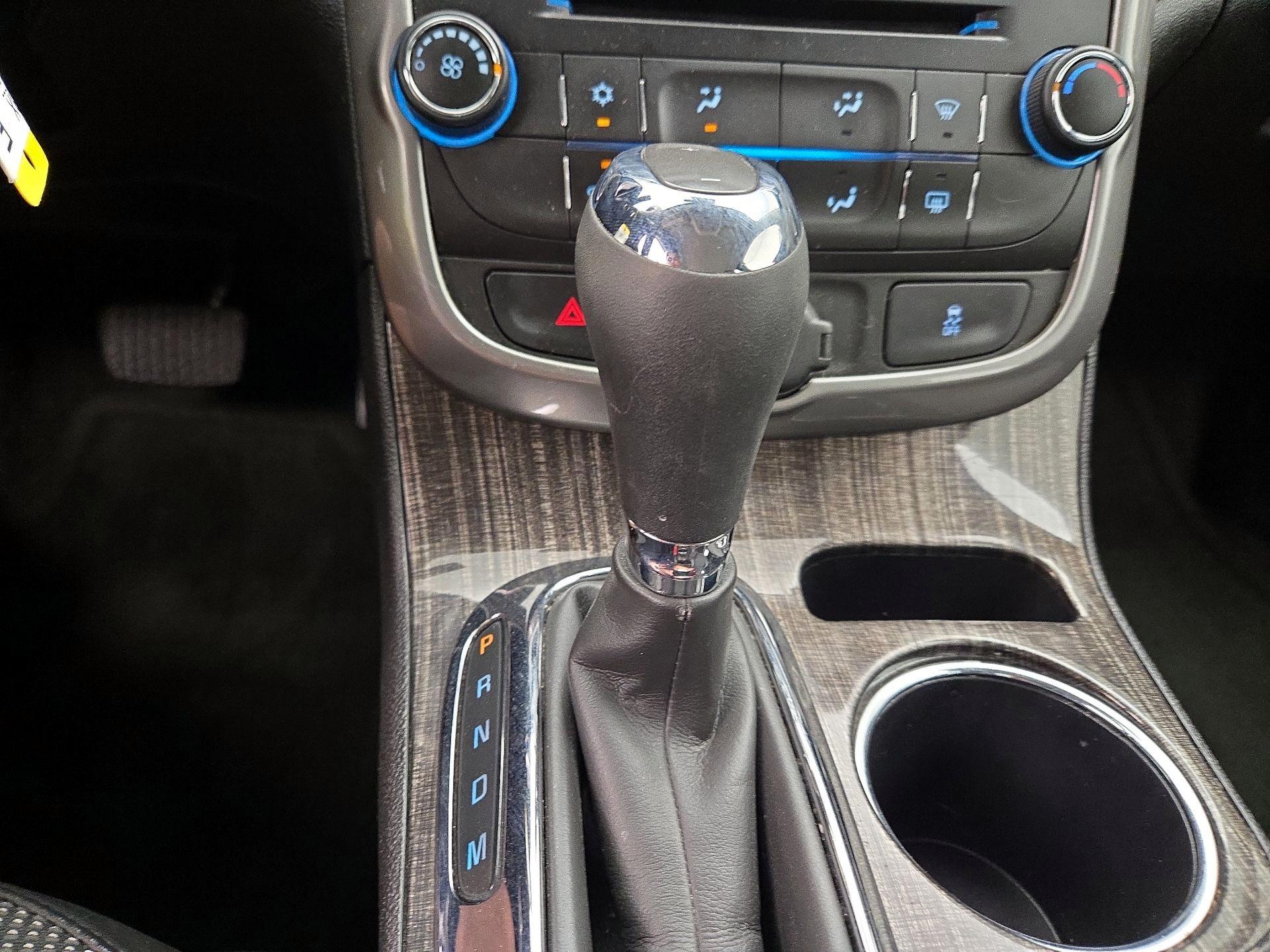 Thumbnail: 2016 Chevrolet Malibu - 16