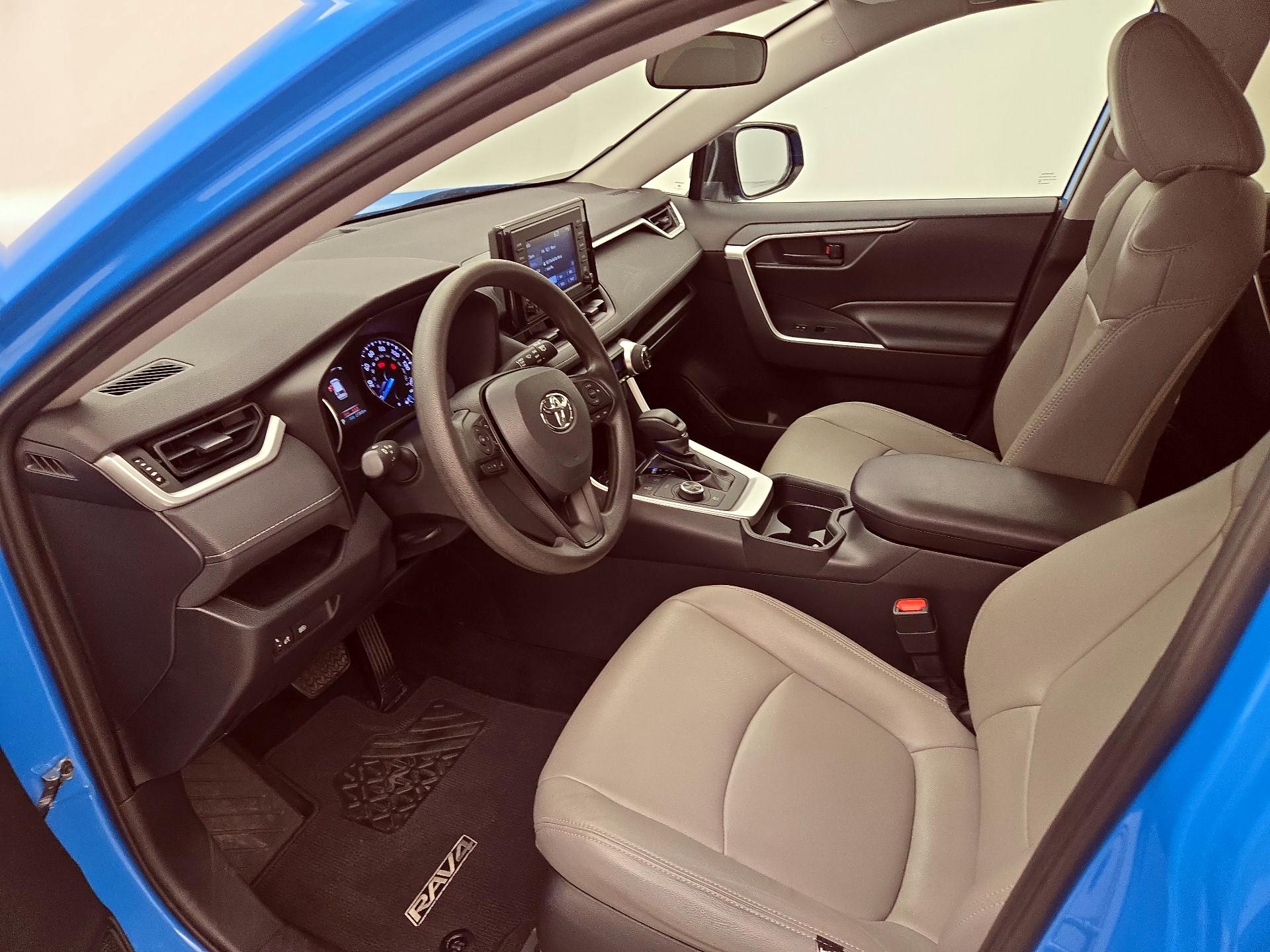 Thumbnail: 2019 Toyota RAV4 - 11