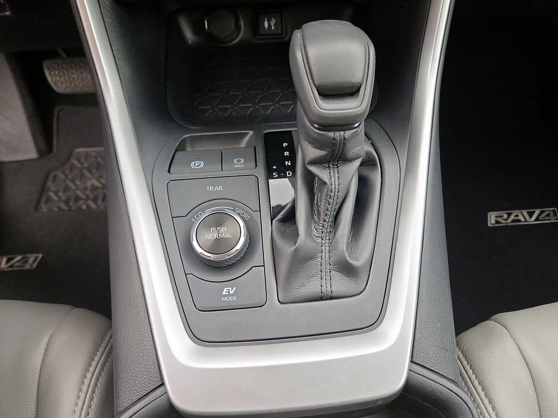 Thumbnail: 2019 Toyota RAV4 - 17