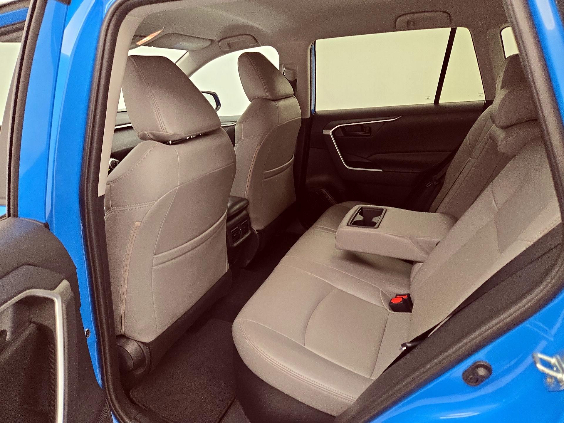 Thumbnail: 2019 Toyota RAV4 - 19