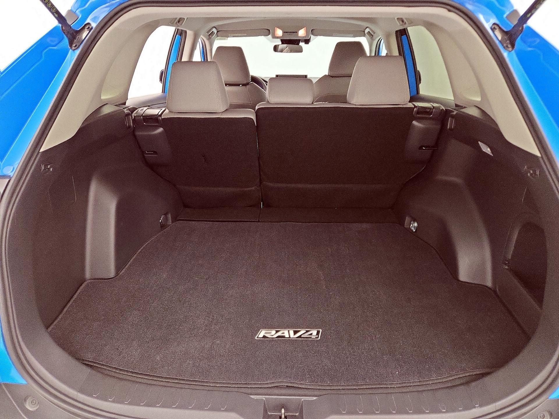 Thumbnail: 2019 Toyota RAV4 - 20