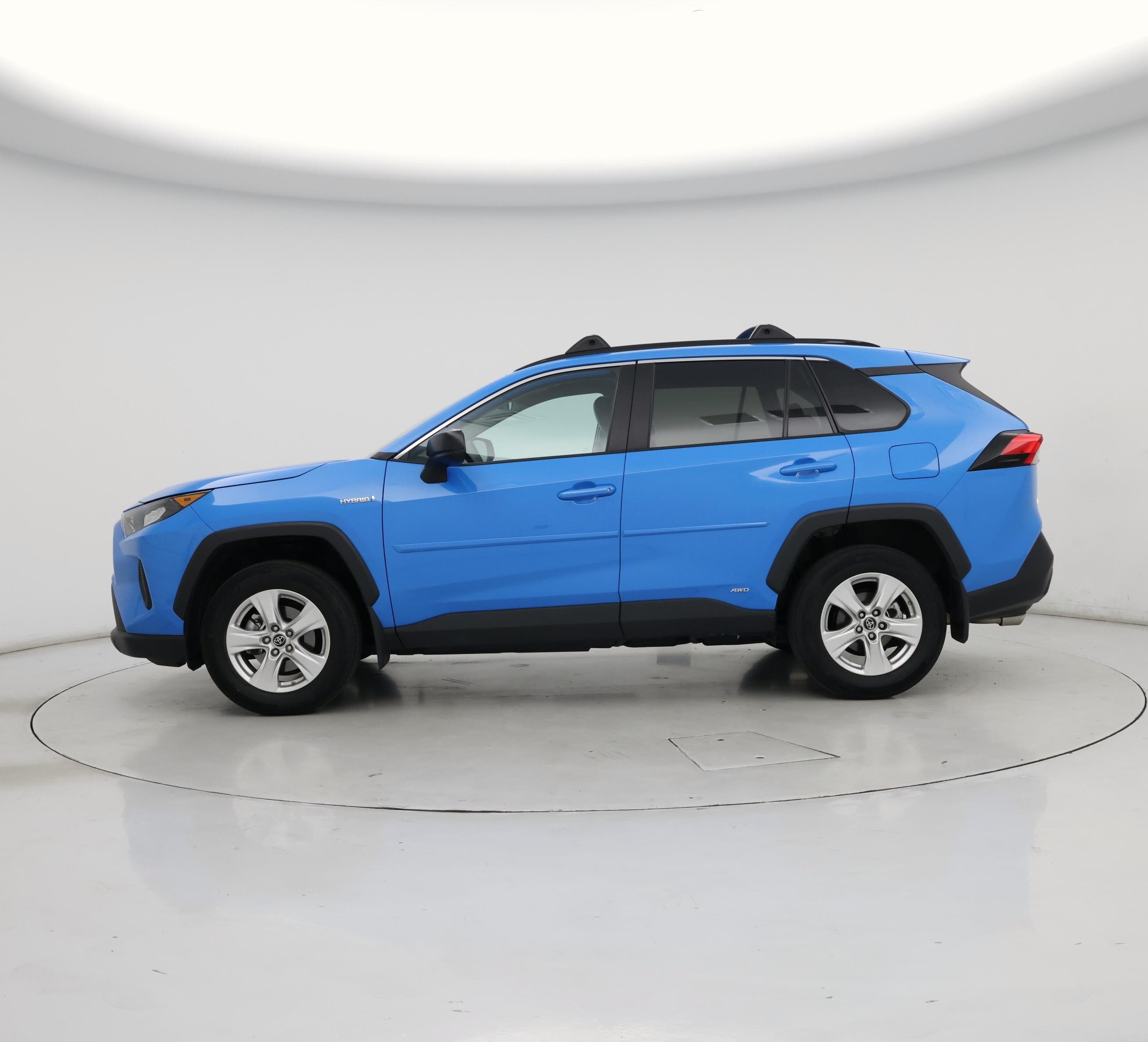 Thumbnail: 2019 Toyota RAV4 - 3