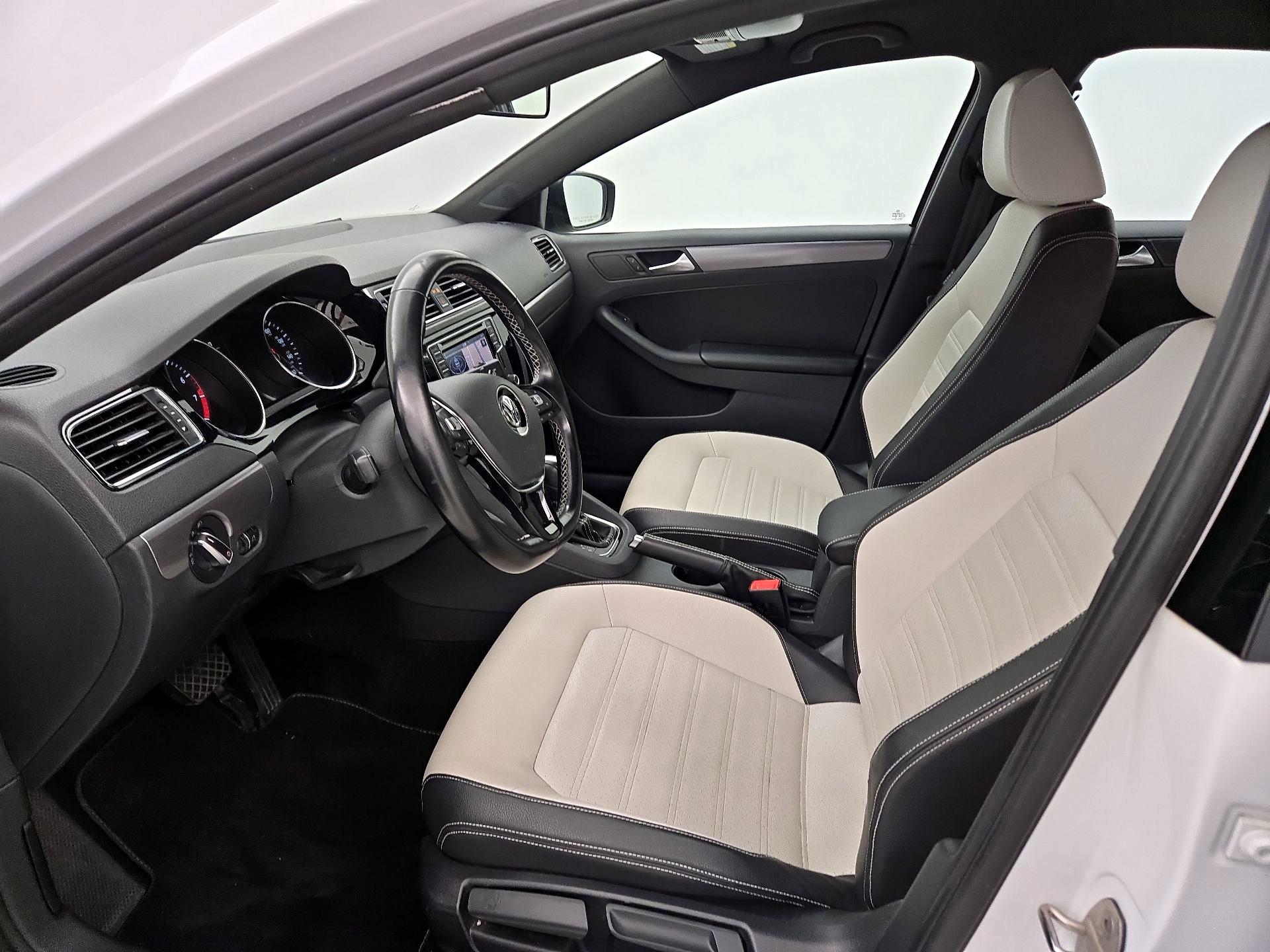 Thumbnail: 2016 Volkswagen Jetta - 11