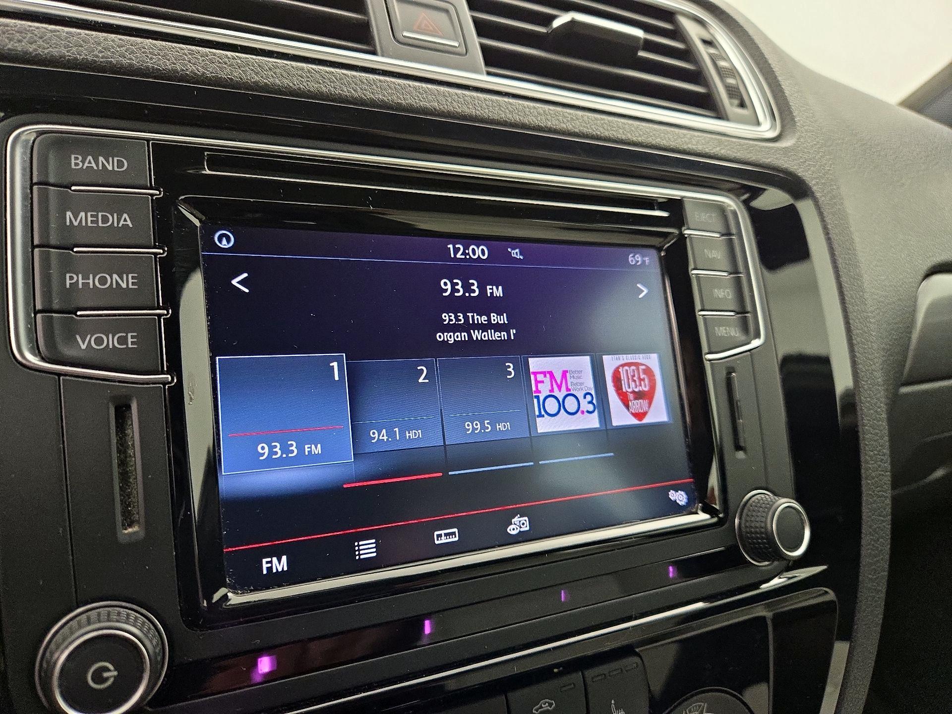 Thumbnail: 2016 Volkswagen Jetta - 16