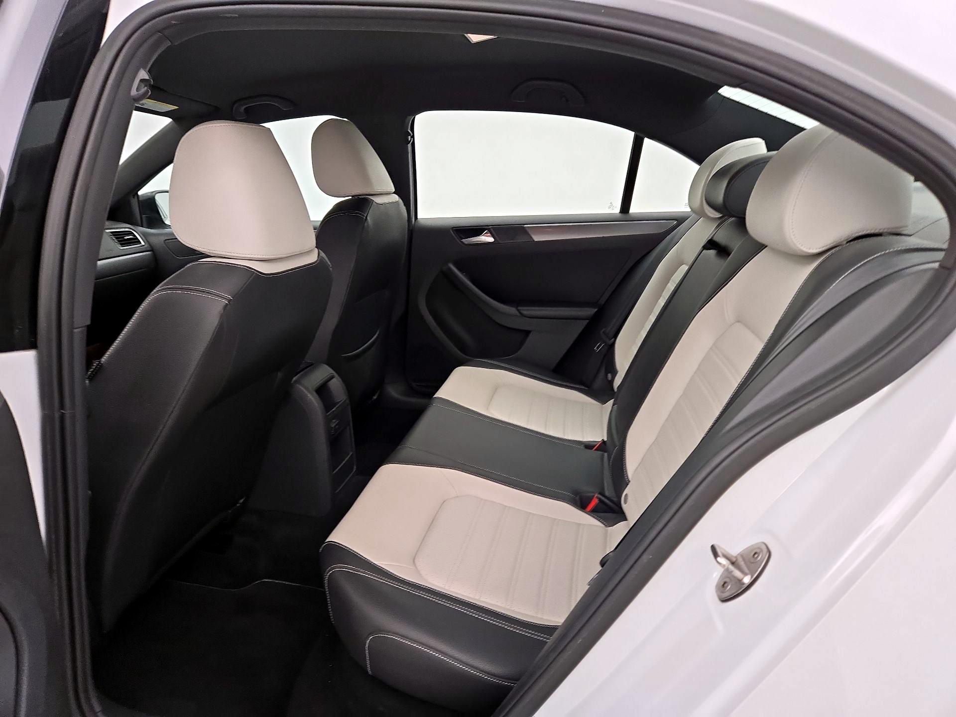 Thumbnail: 2016 Volkswagen Jetta - 20