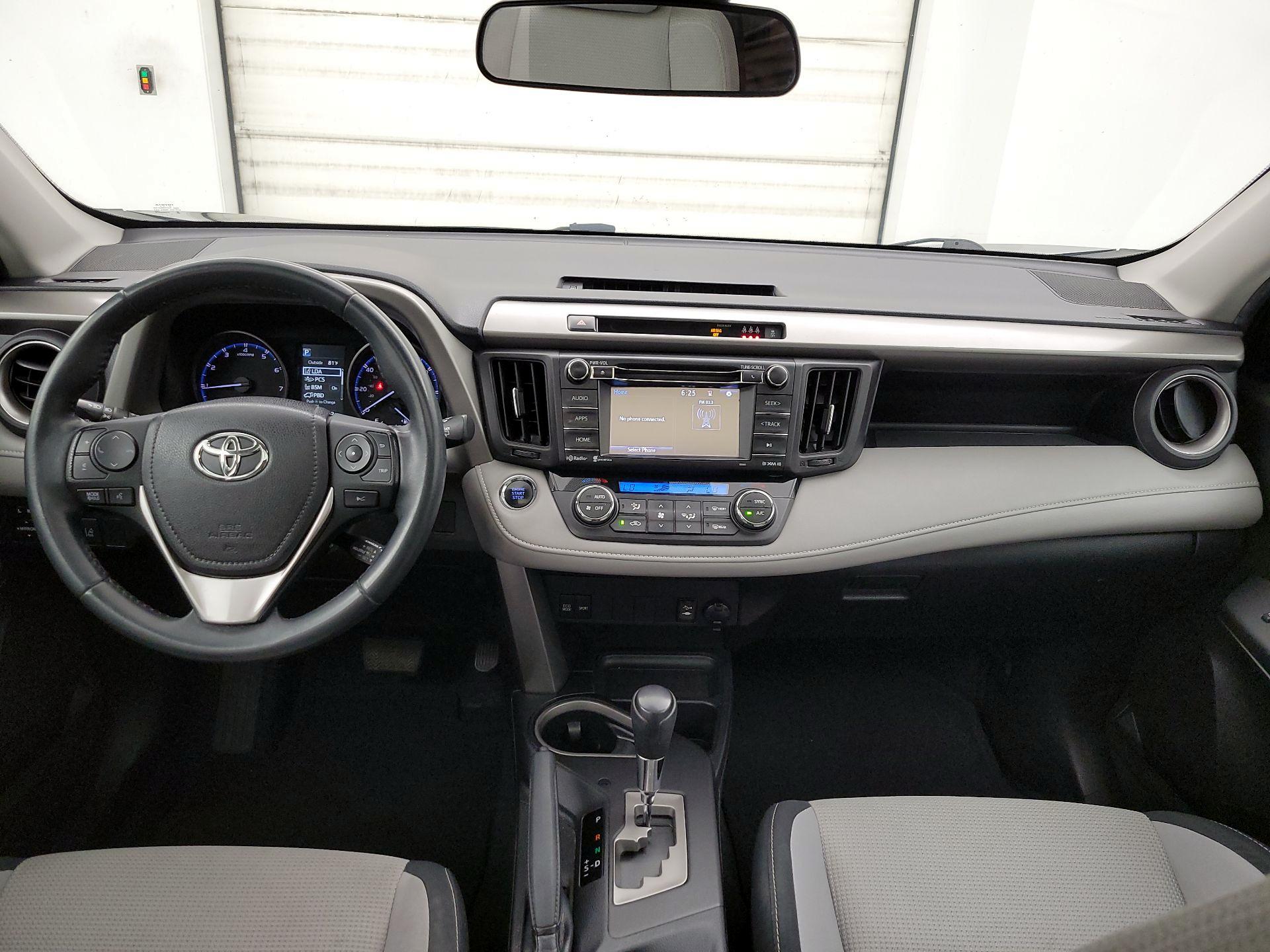 Thumbnail: 2017 Toyota RAV4 - 9