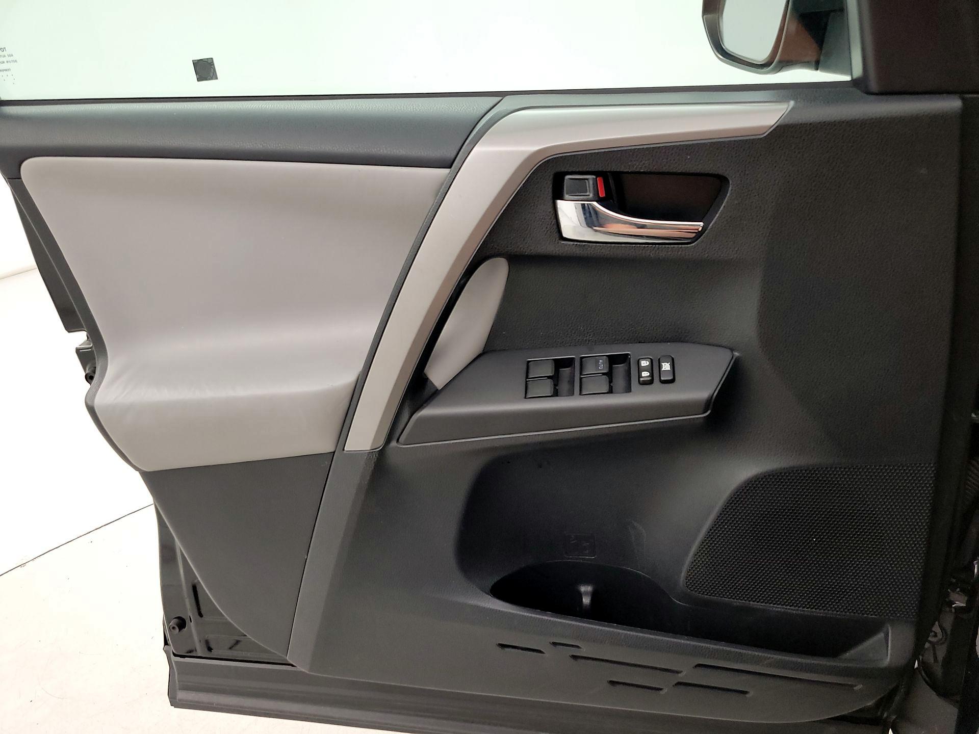 Thumbnail: 2017 Toyota RAV4 - 12