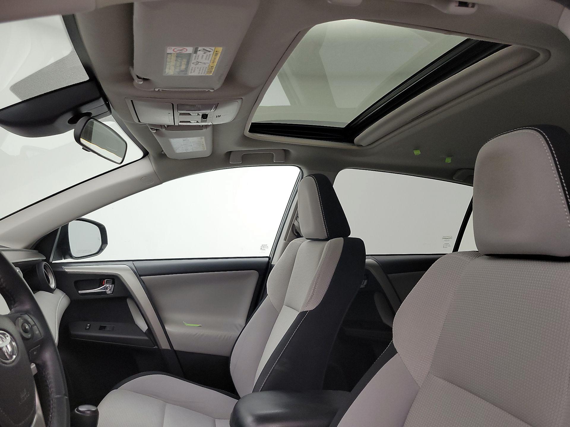 Thumbnail: 2017 Toyota RAV4 - 19