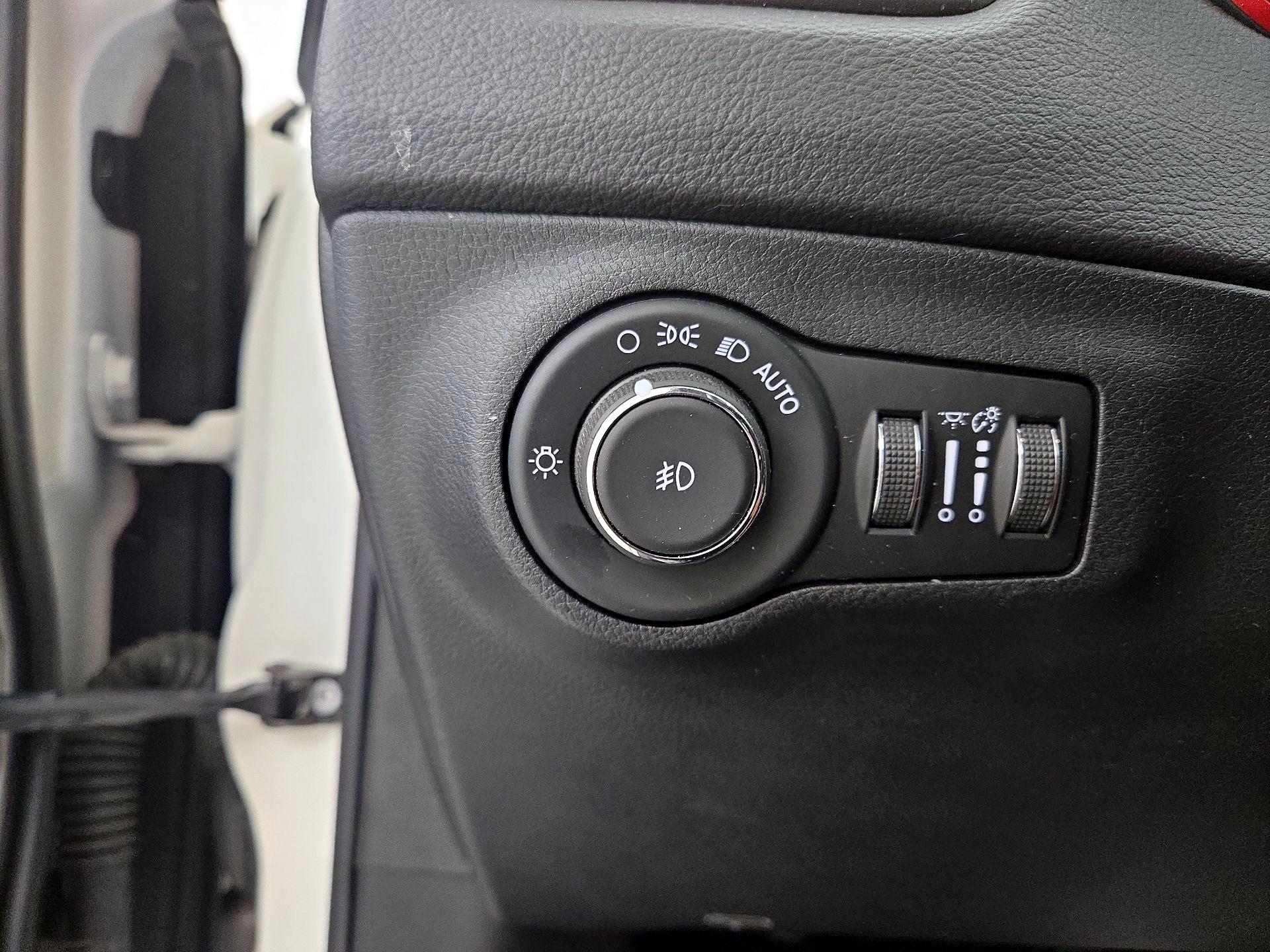 Thumbnail: 2018 Jeep Compass - 13