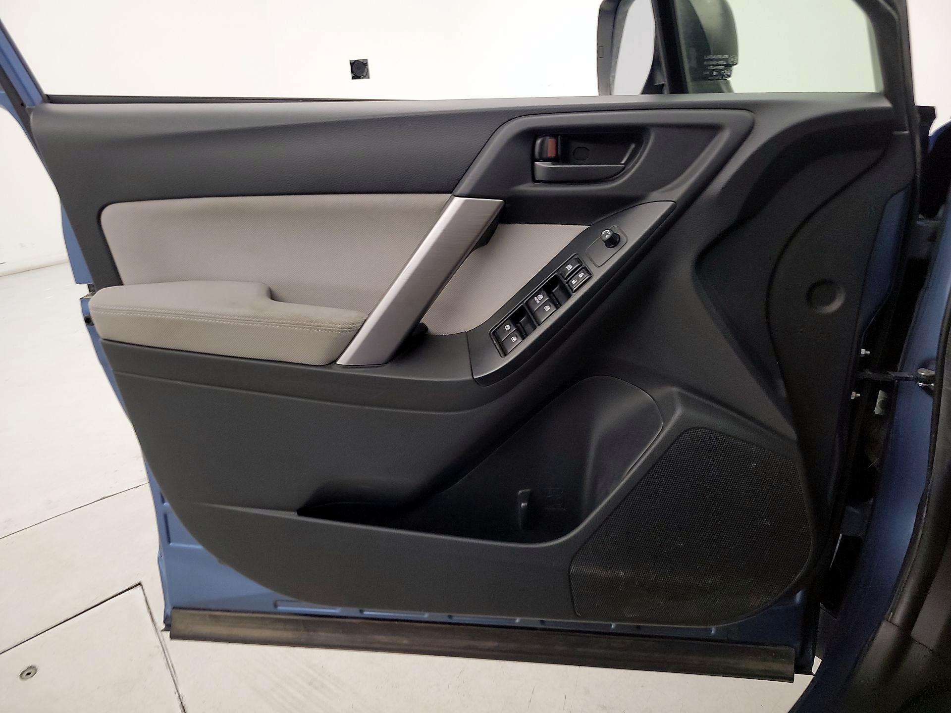 Thumbnail: 2015 Subaru Forester - 12
