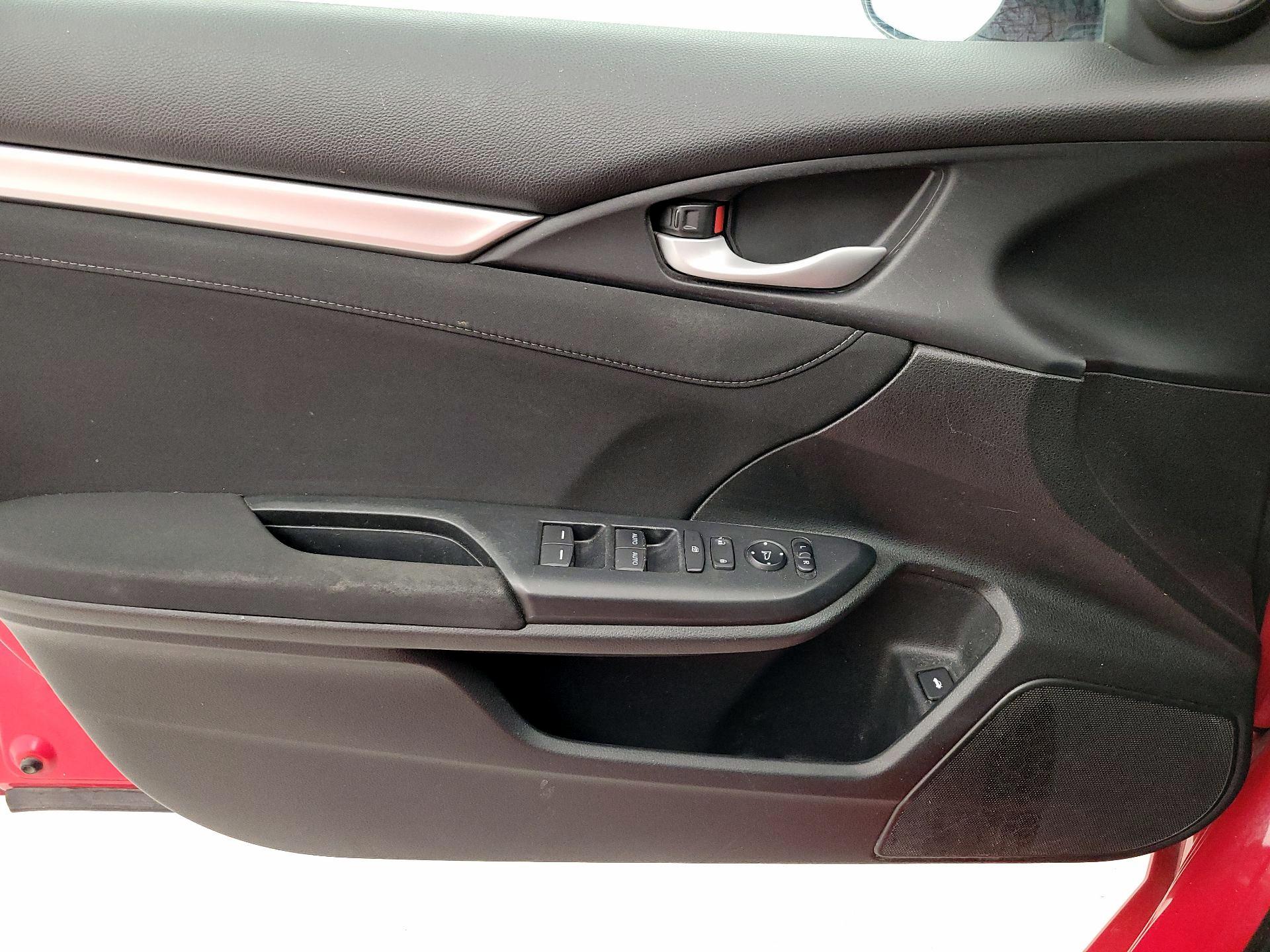 Thumbnail: 2016 Honda Civic - 12