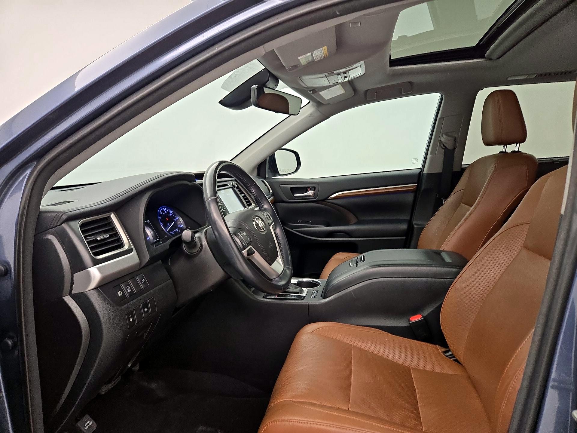 Thumbnail: 2018 Toyota Highlander - 11