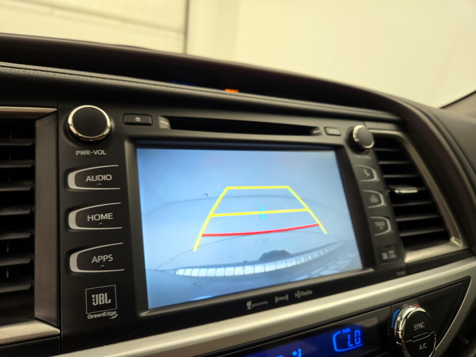 Thumbnail: 2018 Toyota Highlander - 14
