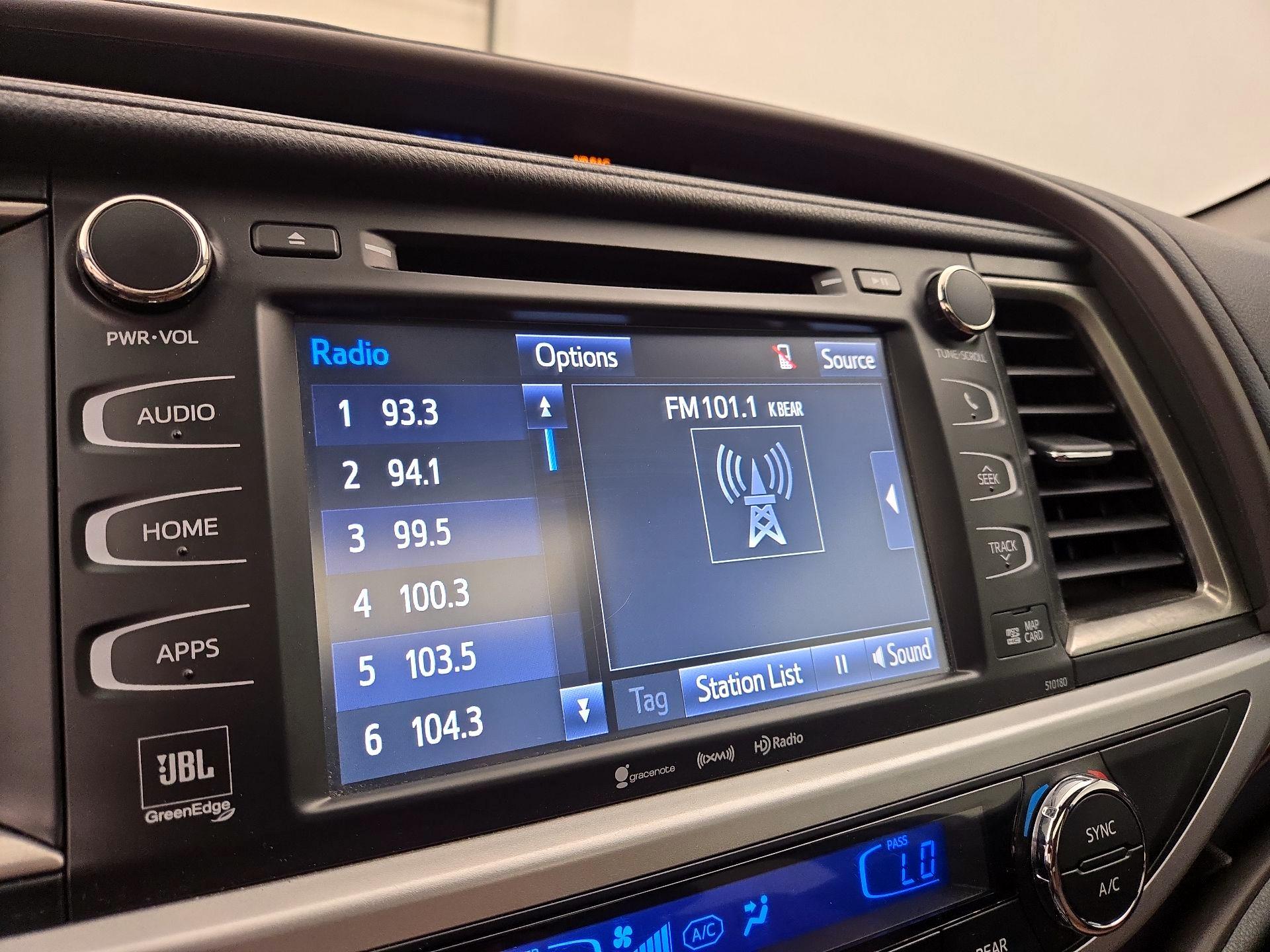 Thumbnail: 2018 Toyota Highlander - 15