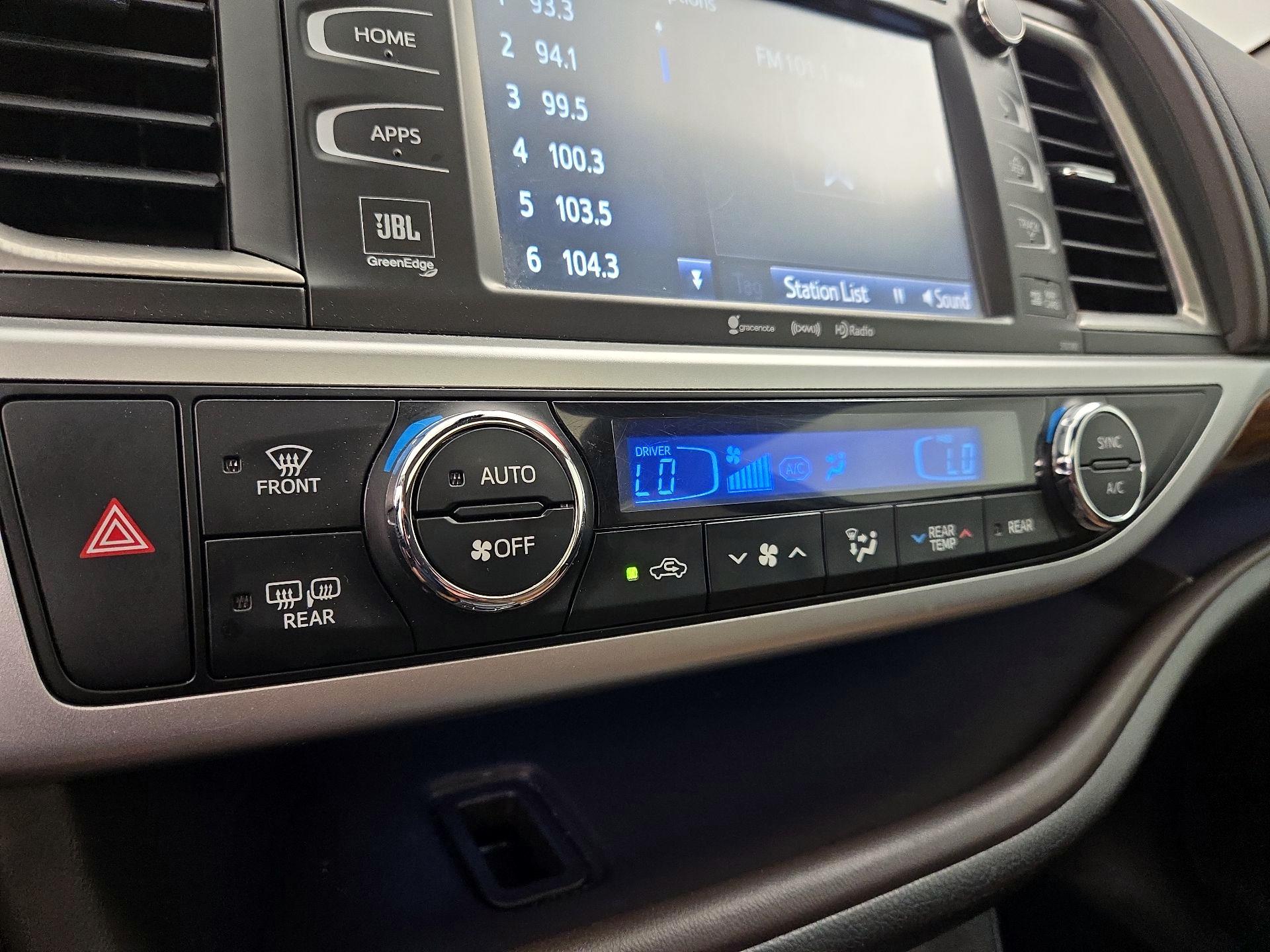 Thumbnail: 2018 Toyota Highlander - 16