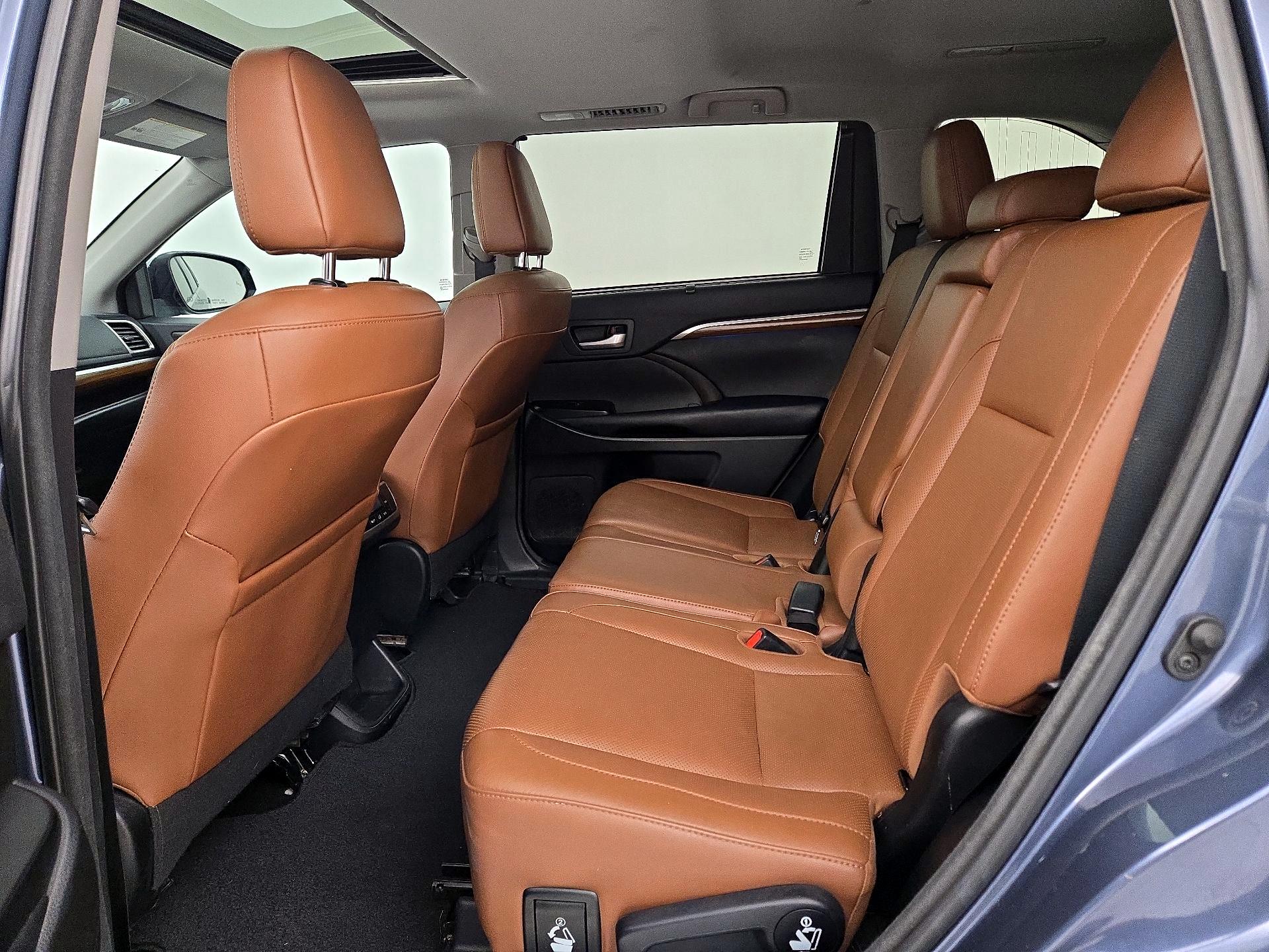 Thumbnail: 2018 Toyota Highlander - 20