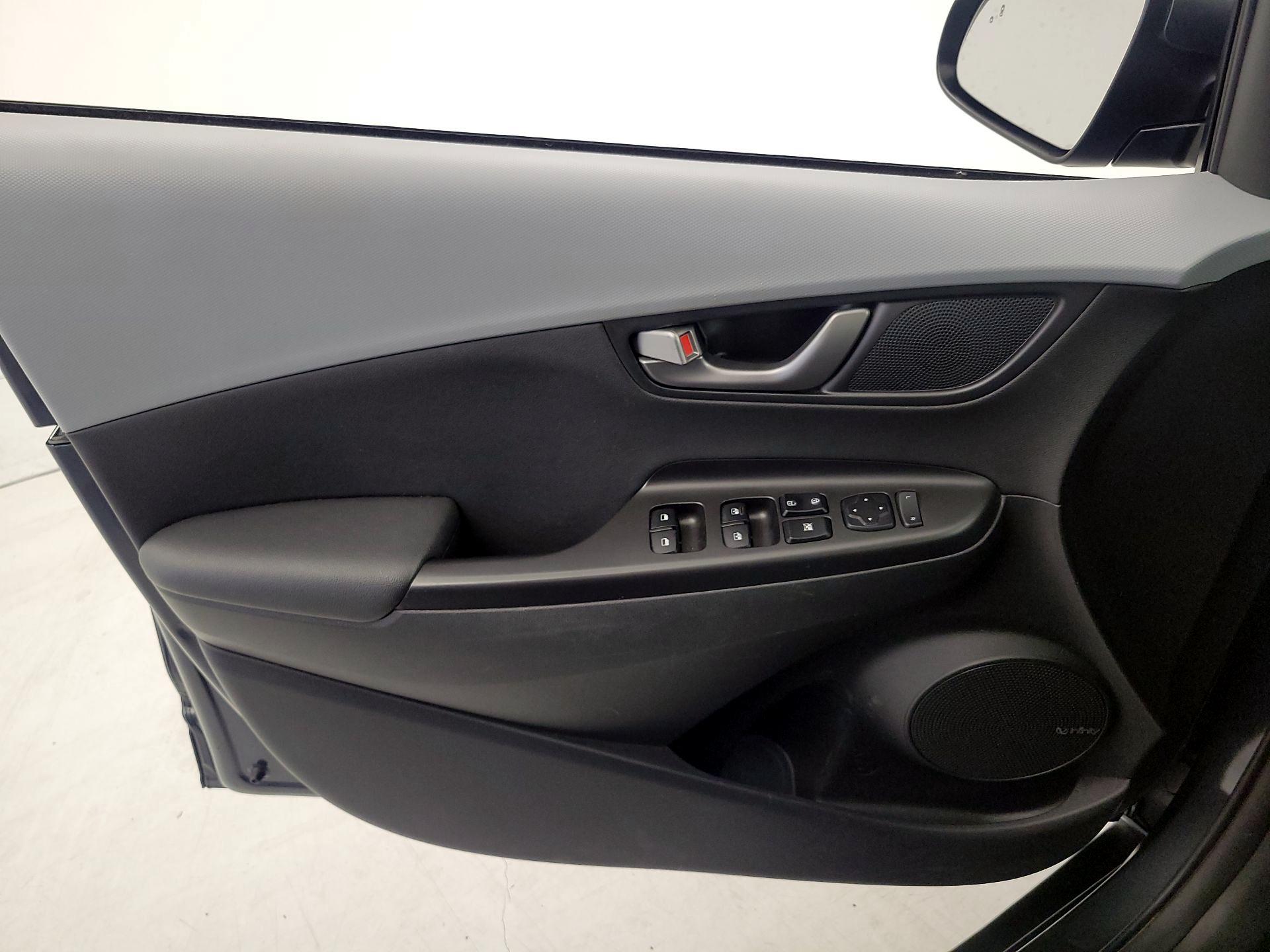 Thumbnail: 2020 Hyundai Kona - 12