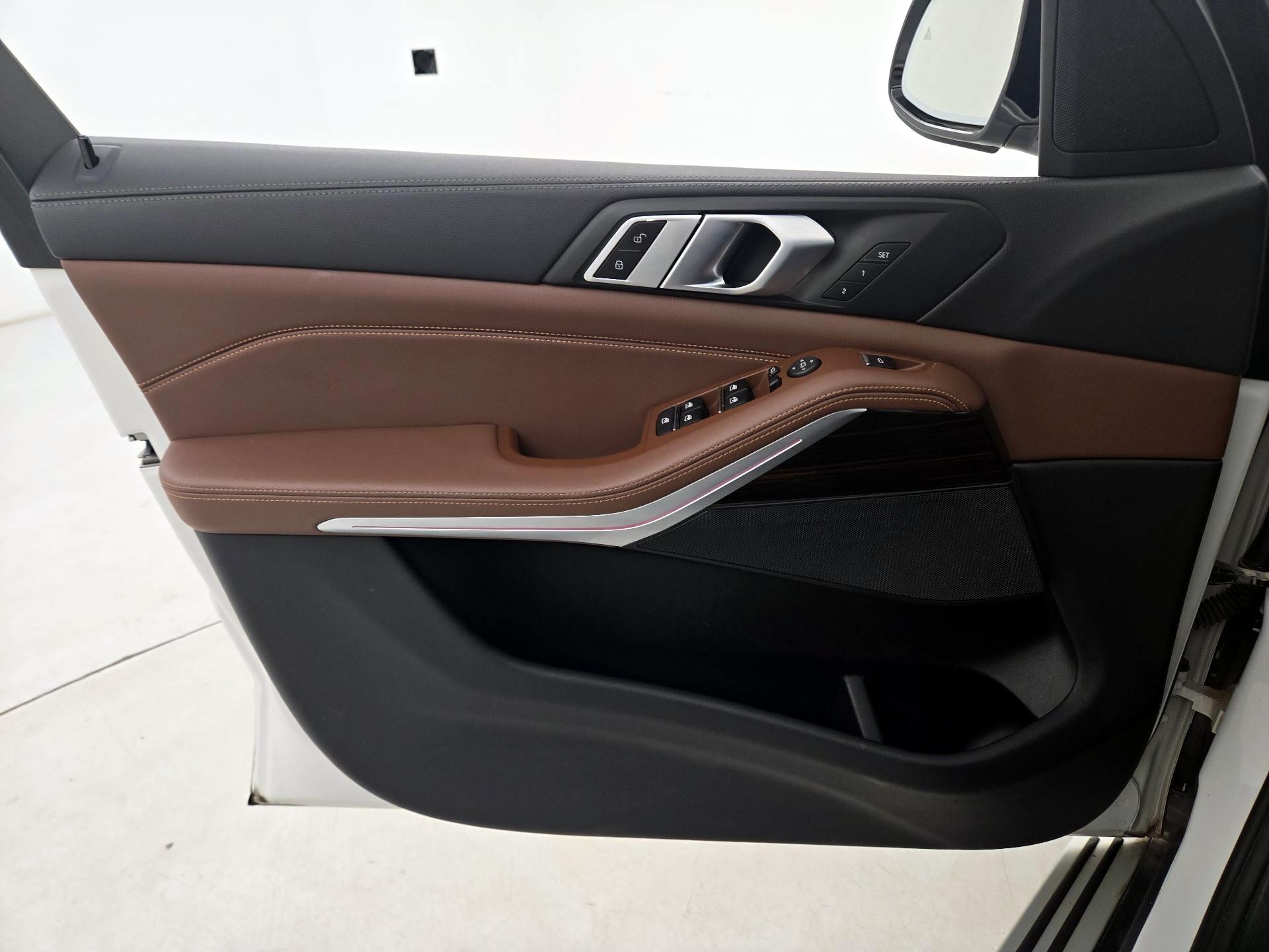 Thumbnail: 2020 BMW X5 - 12