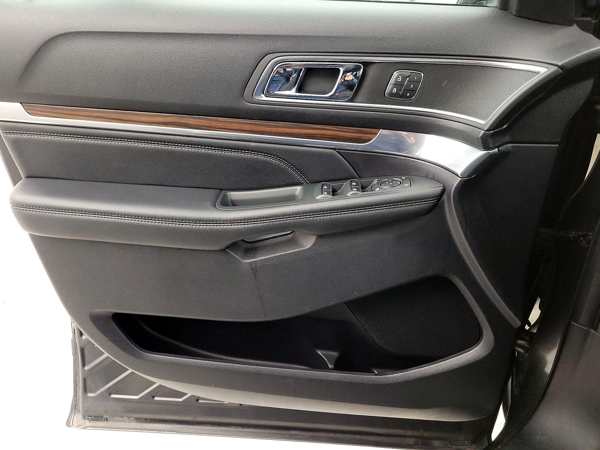 Thumbnail: 2019 Ford Explorer - 12