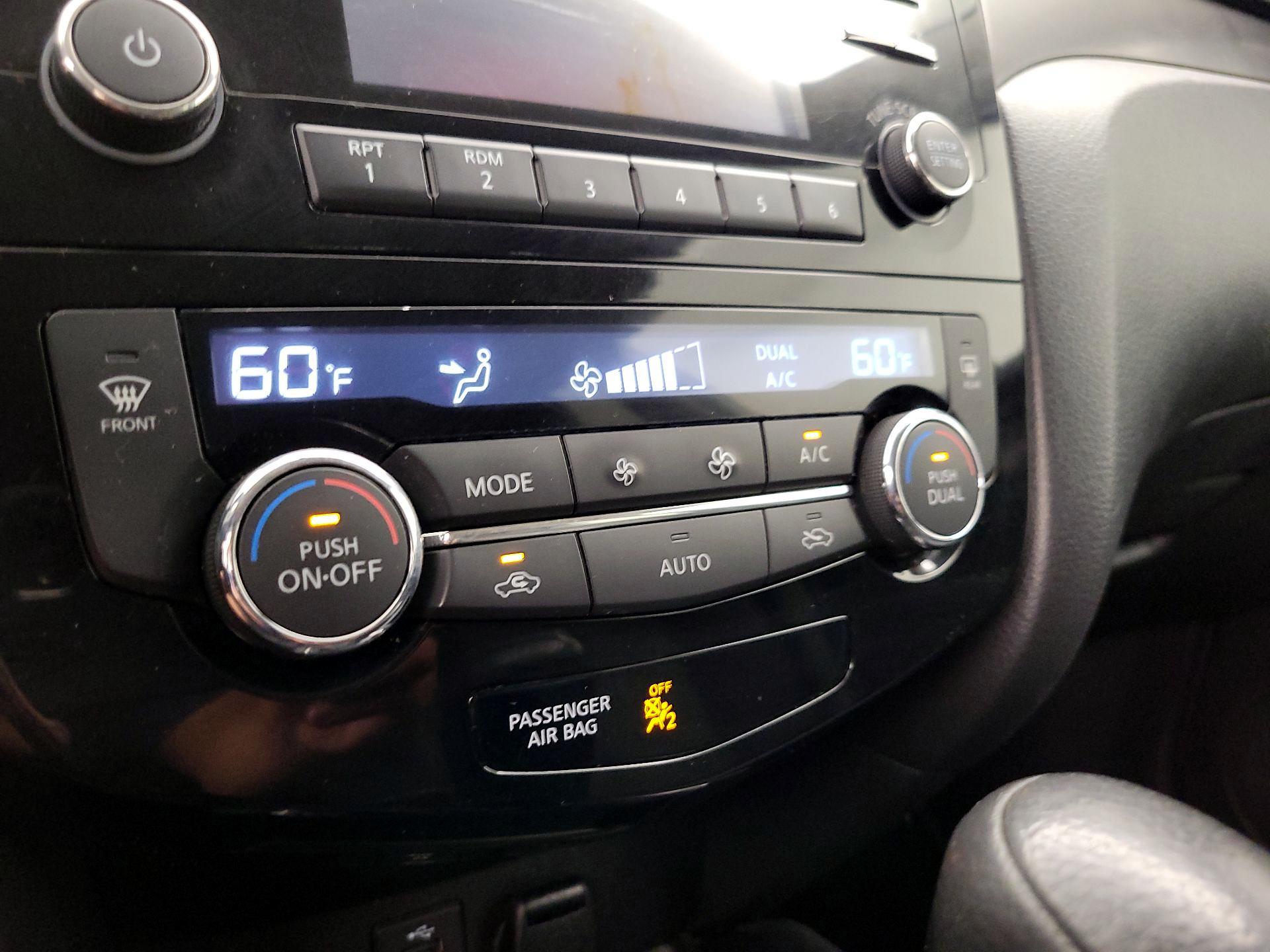 Thumbnail: 2016 Nissan Rogue - 16
