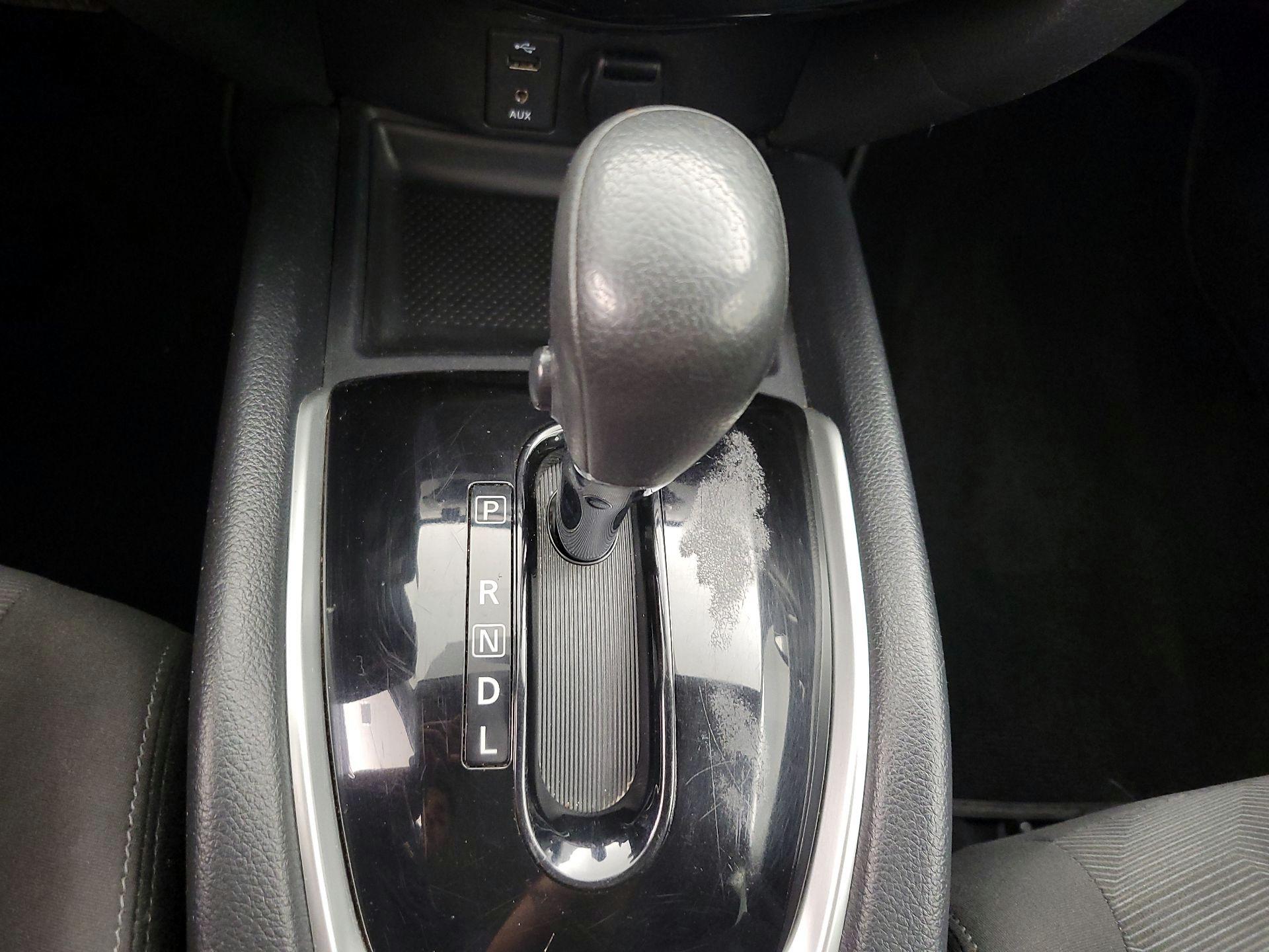 Thumbnail: 2016 Nissan Rogue - 17