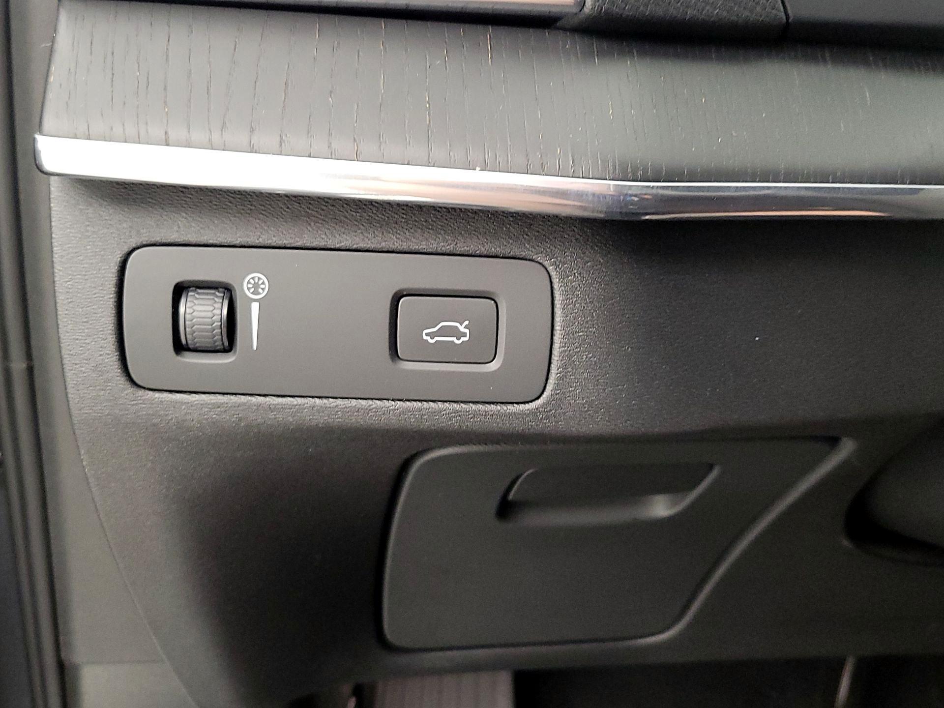 Thumbnail: 2020 Volvo XC90 - 13