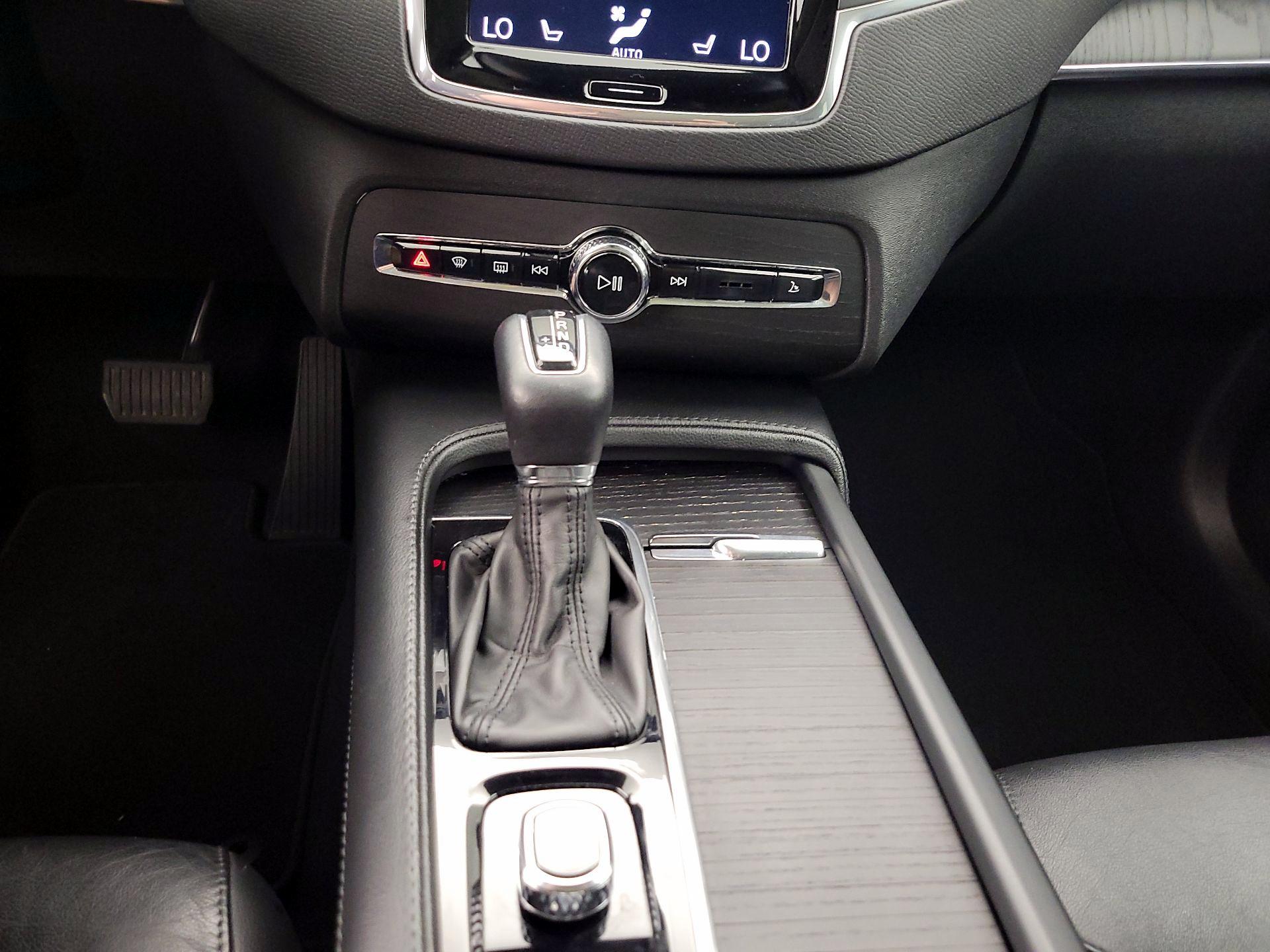 Thumbnail: 2020 Volvo XC90 - 17