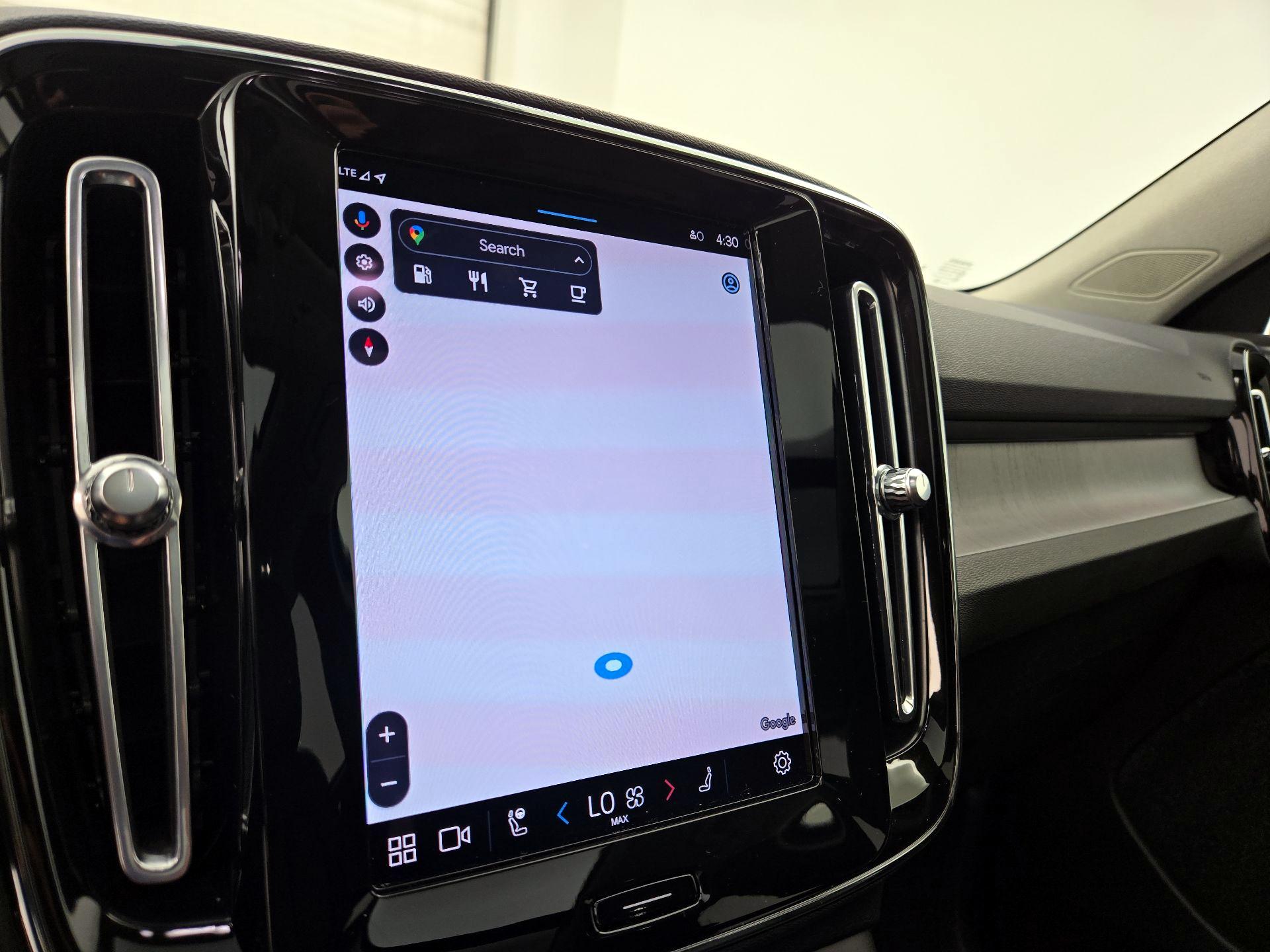 Thumbnail: 2023 Volvo XC40 - 14