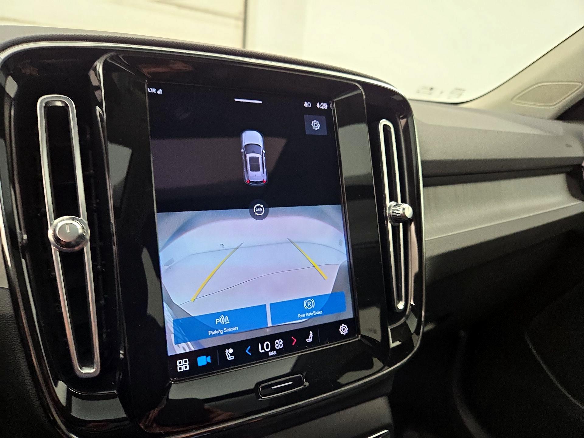 Thumbnail: 2023 Volvo XC40 - 15