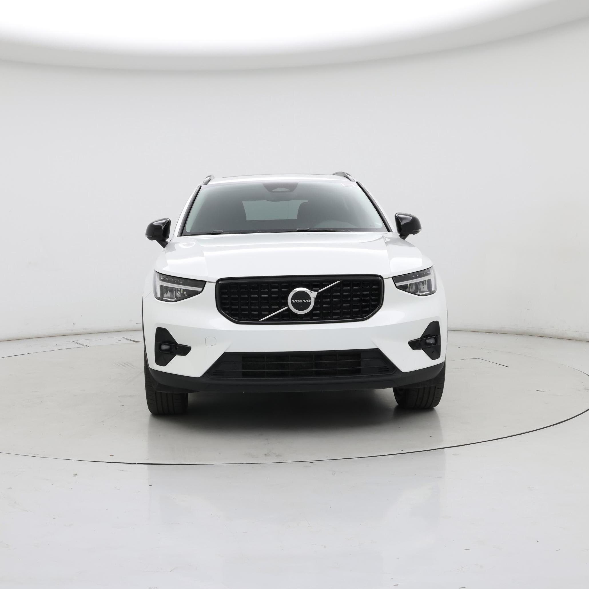 Thumbnail: 2023 Volvo XC40 - 5